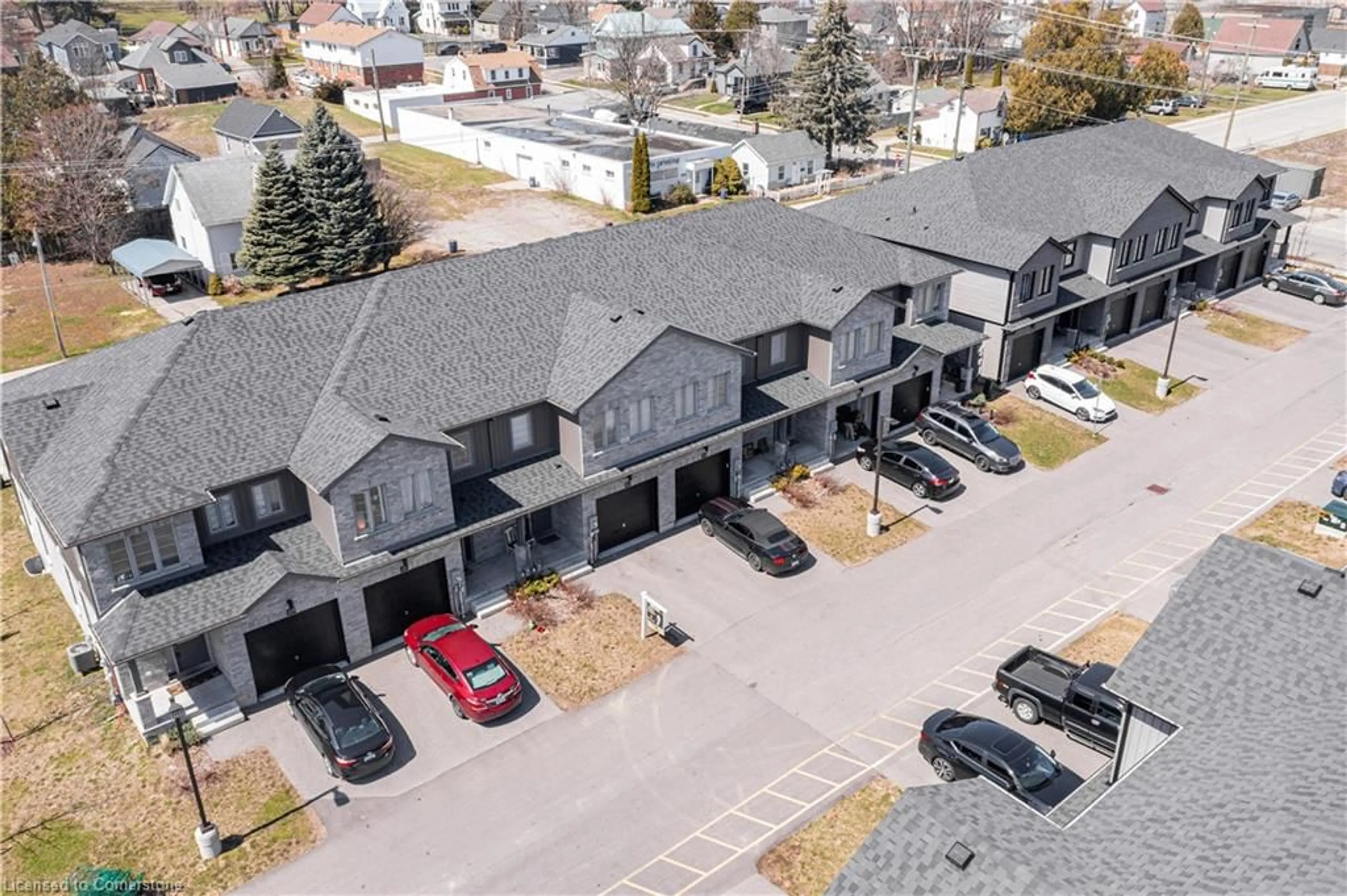 A pic from outside/outdoor area/front of a property/back of a property/a pic from drone, street for 160 Stanley St #22, Simcoe Ontario N3Y 0G6