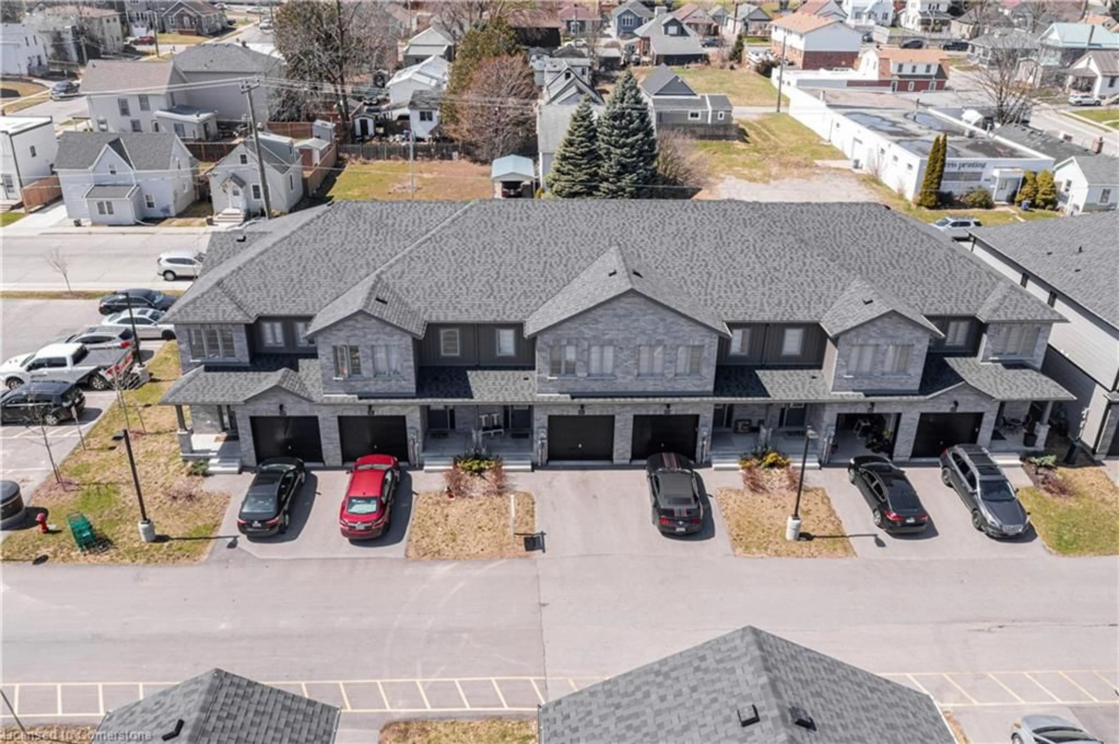A pic from outside/outdoor area/front of a property/back of a property/a pic from drone, street for 160 Stanley St #22, Simcoe Ontario N3Y 0G6
