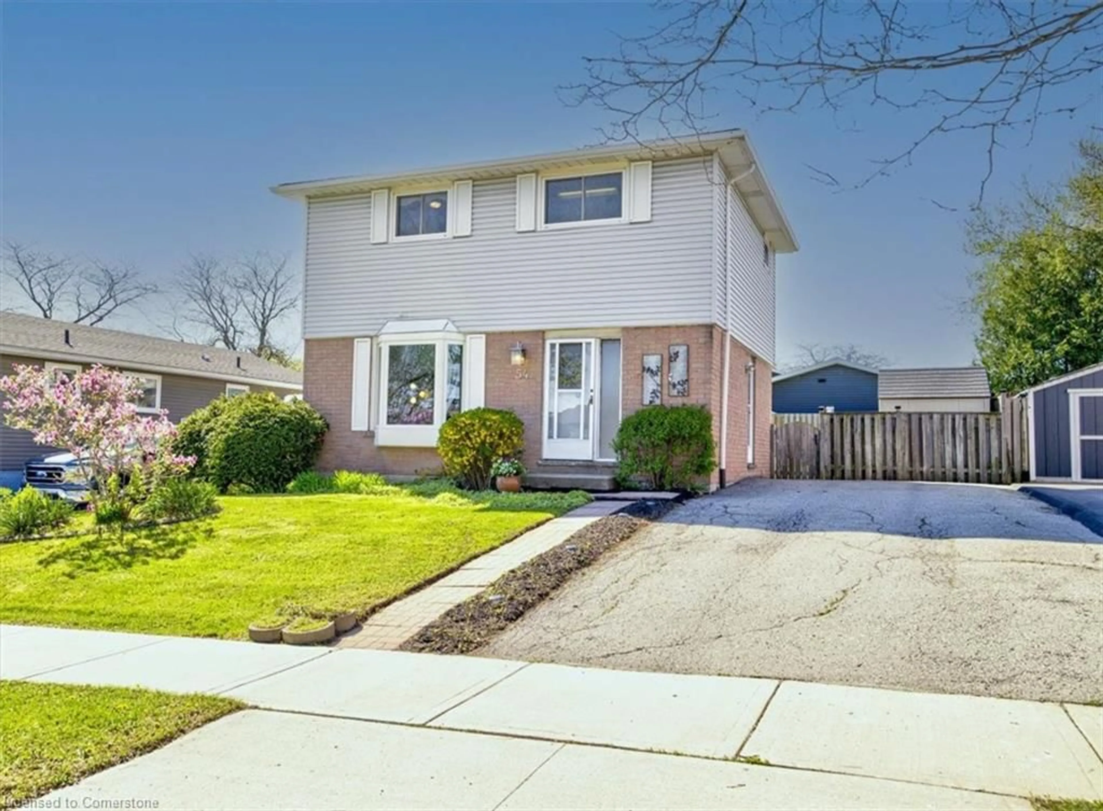 Home with vinyl exterior material, street for 54 Markham Cres, Stoney Creek Ontario L8J 1P1