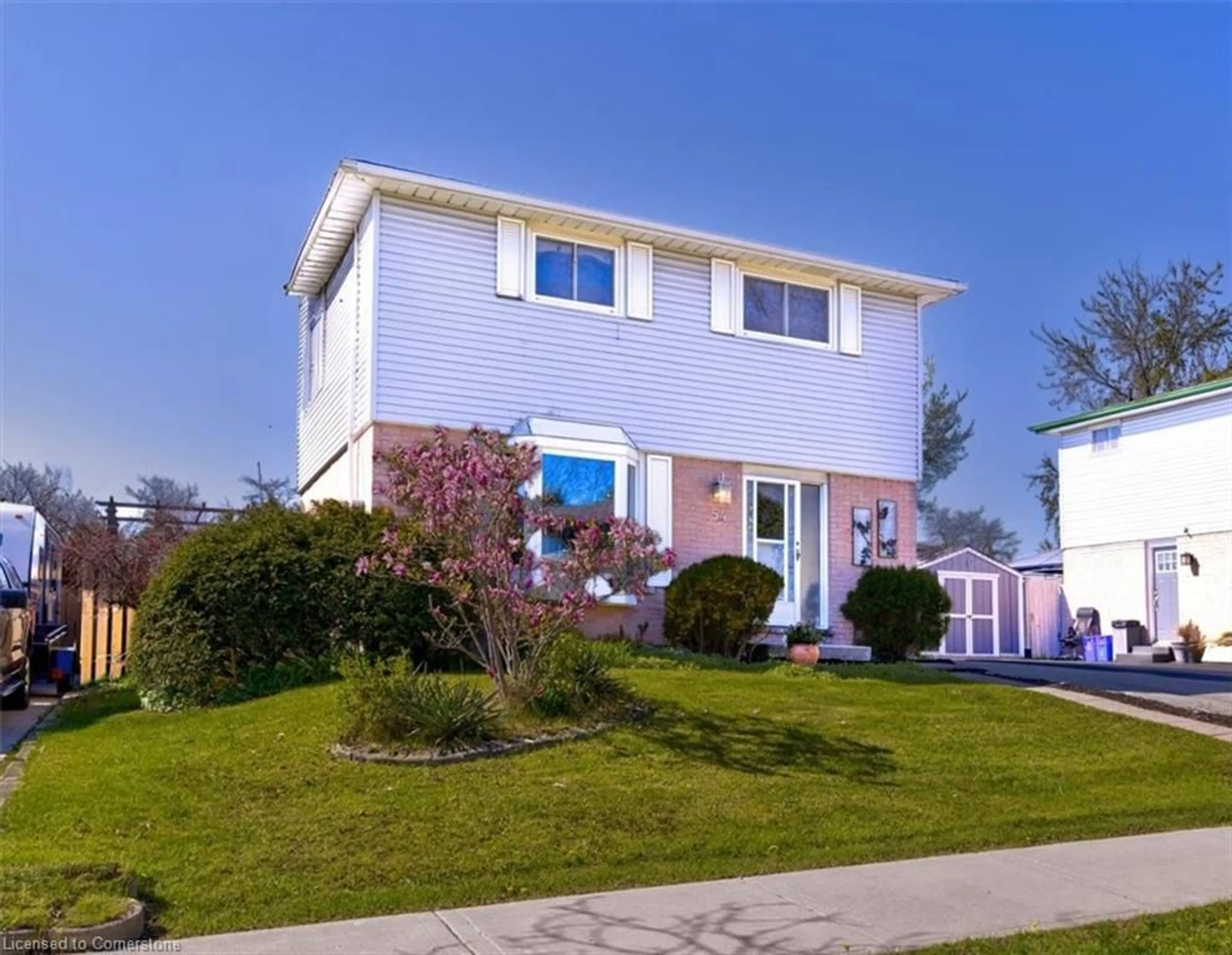Home with vinyl exterior material, street for 54 Markham Cres, Stoney Creek Ontario L8J 1P1