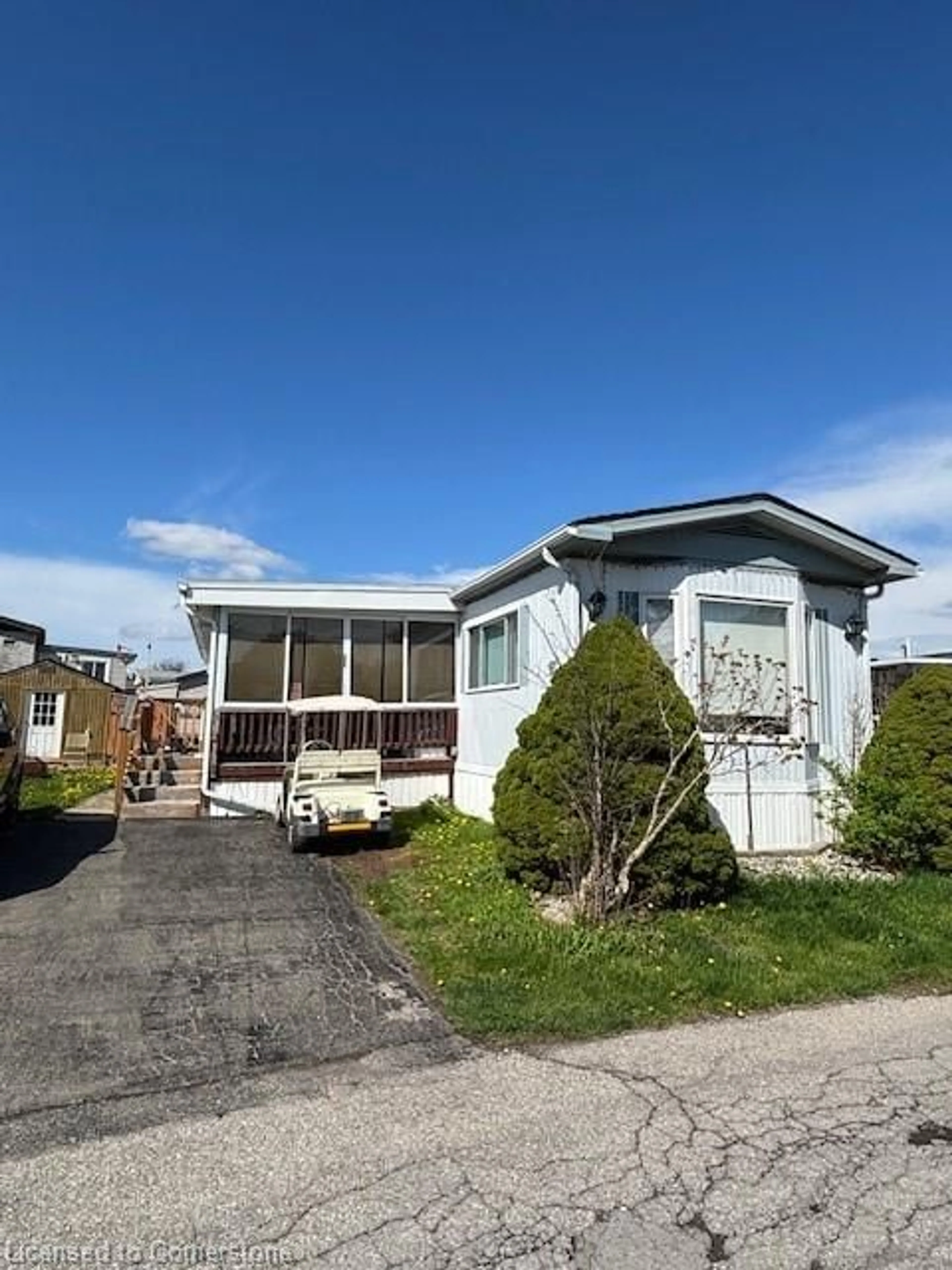 Home with vinyl exterior material, street for 3033 Townline Road Rd #45, Fort Erie Ontario L0S 1S1