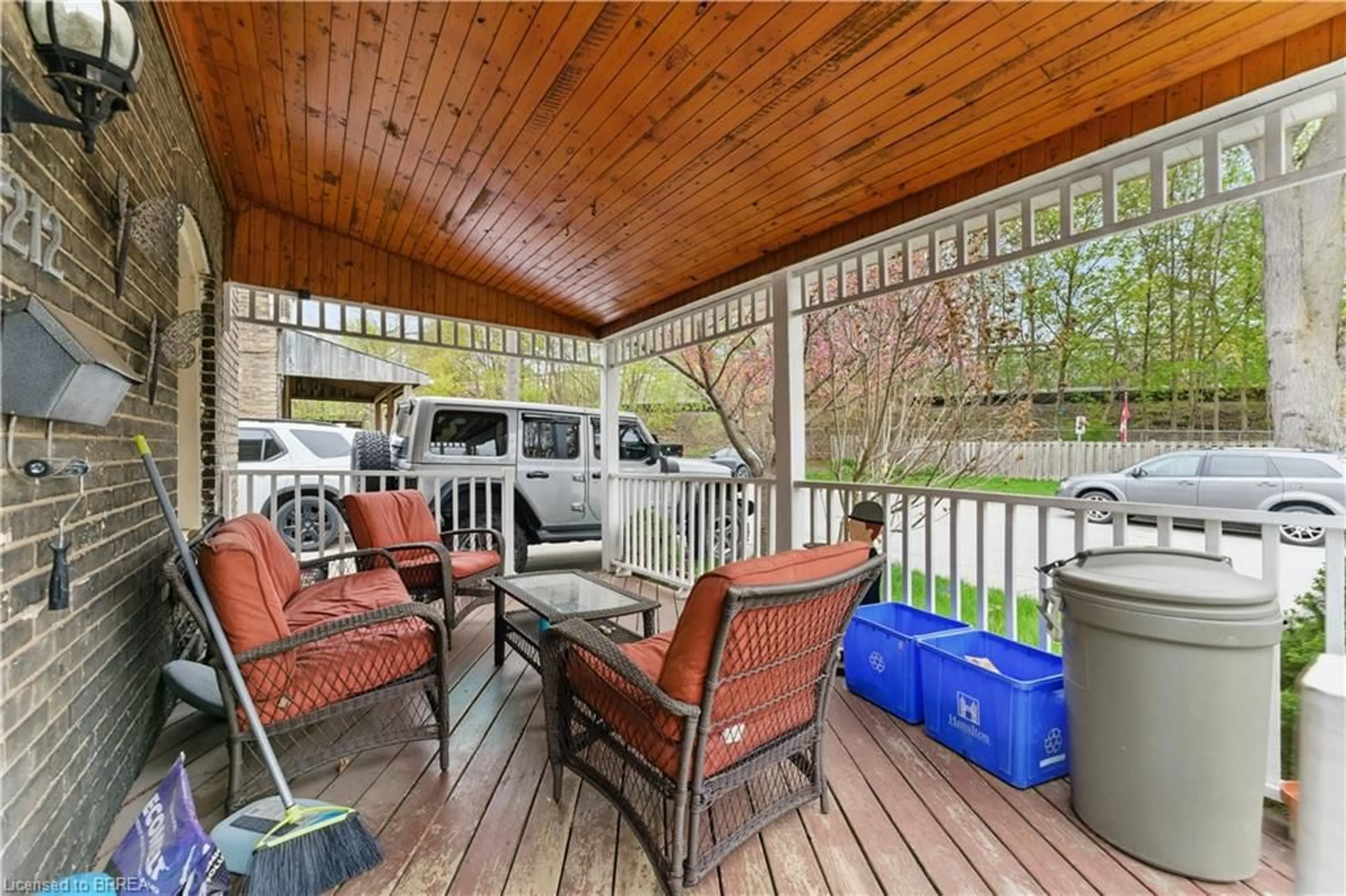 Patio, water/lake/river/ocean view for 212 William St, Brantford Ontario N3T 3L7