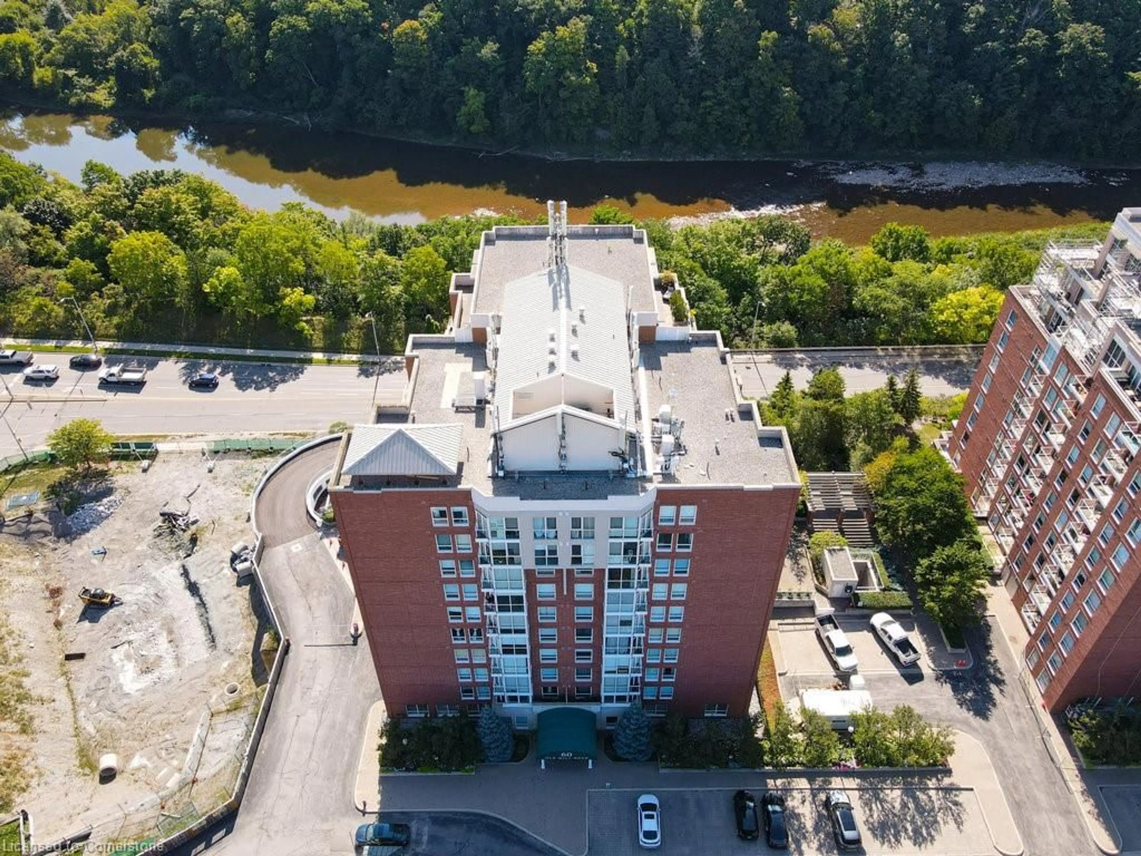 A pic from outside/outdoor area/front of a property/back of a property/a pic from drone, building for 60 Old Mill Rd #505, Oakville Ontario L6J 7V9