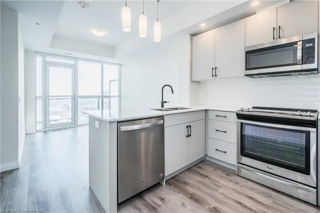 Additional property image - 60 Charles Street West Unit 1104