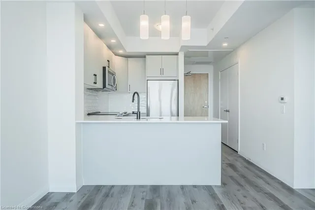 Additional property image - 60 Charles Street West Unit 1104