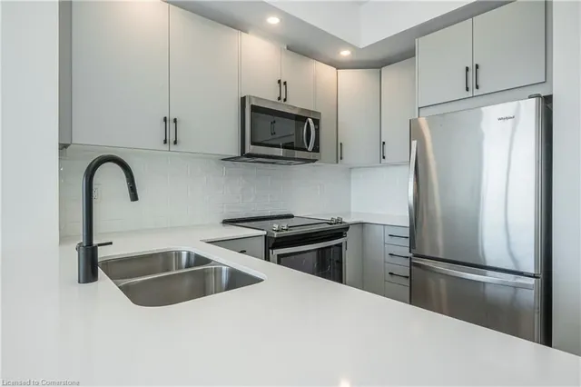 Additional property image - 60 Charles Street West Unit 1104