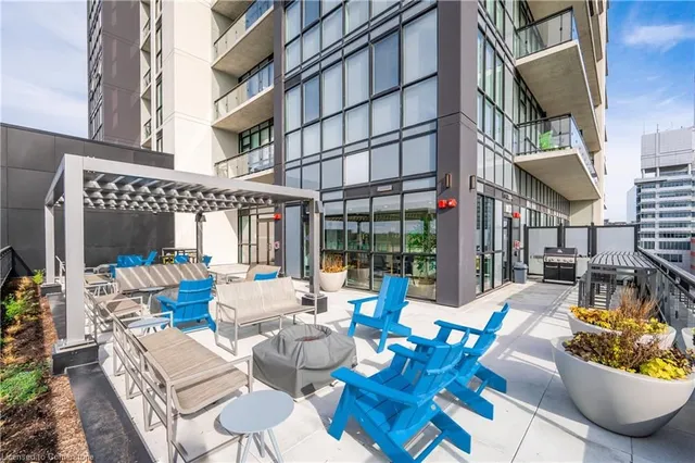Additional property image - 60 Charles Street West Unit 1104