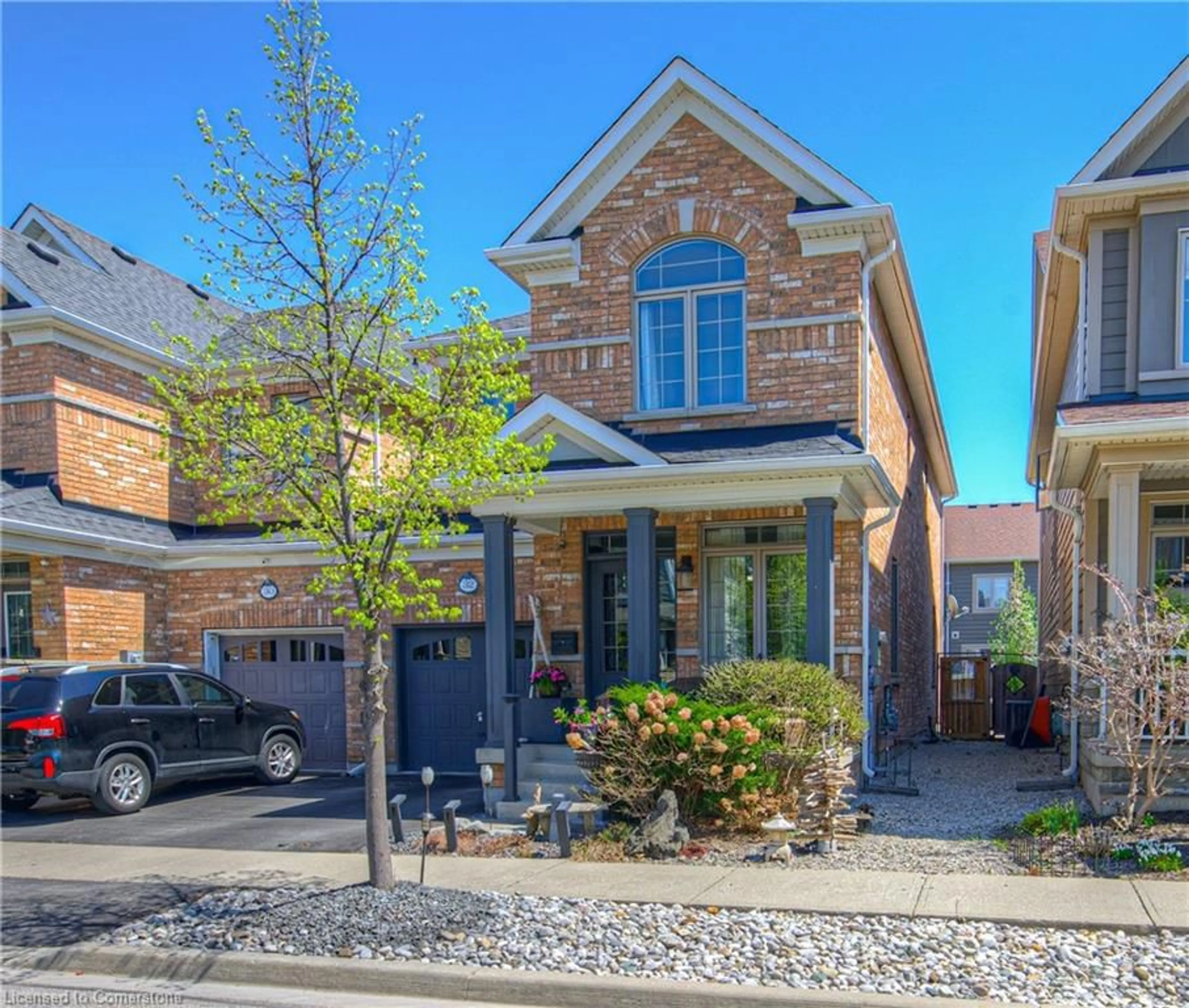 Home with brick exterior material, street for 32 Forbes Terr, Milton Ontario L9T 3X3
