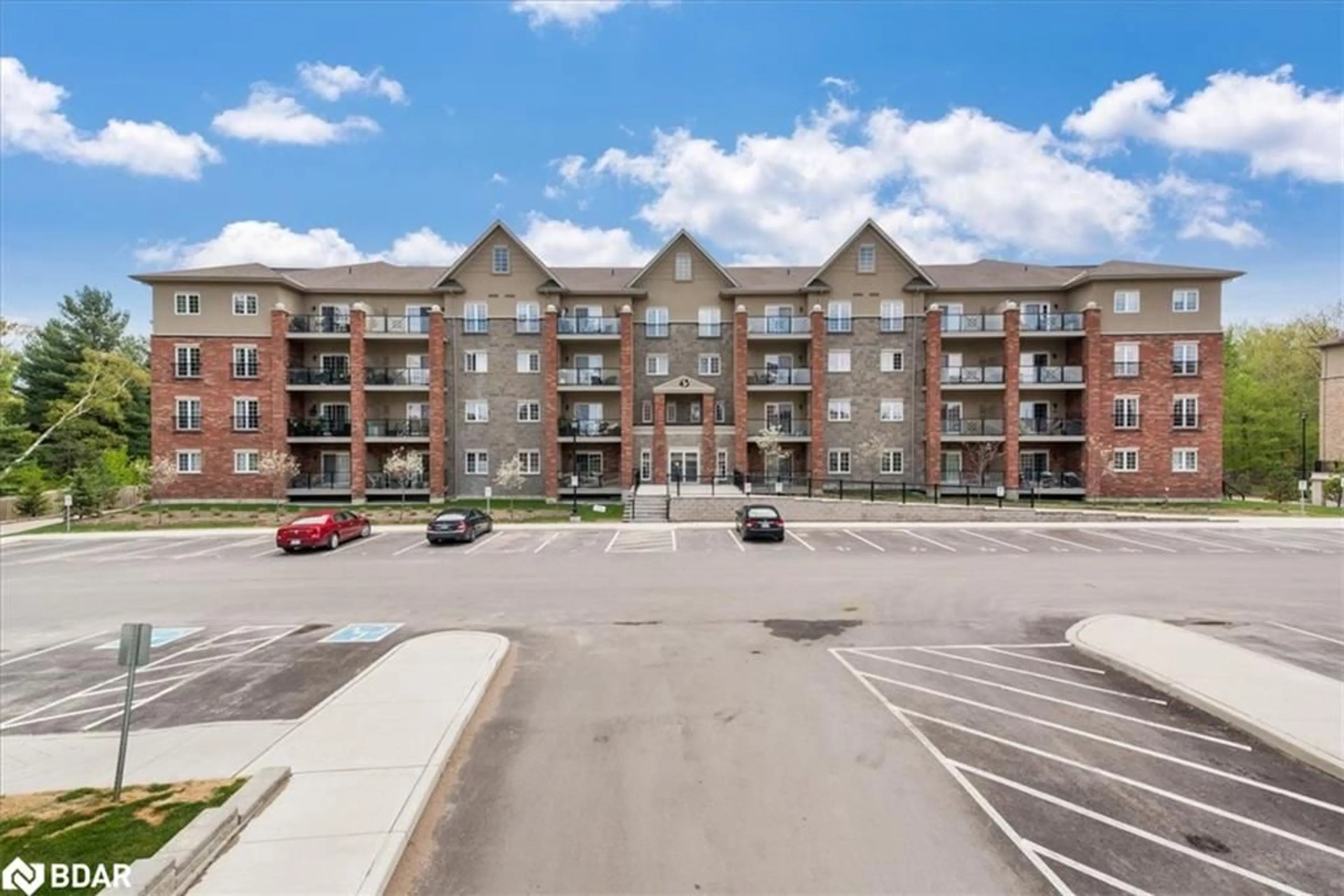 A pic from outside/outdoor area/front of a property/back of a property/a pic from drone, building for 43 Ferndale Dr #307, Barrie Ontario L4N 5W6