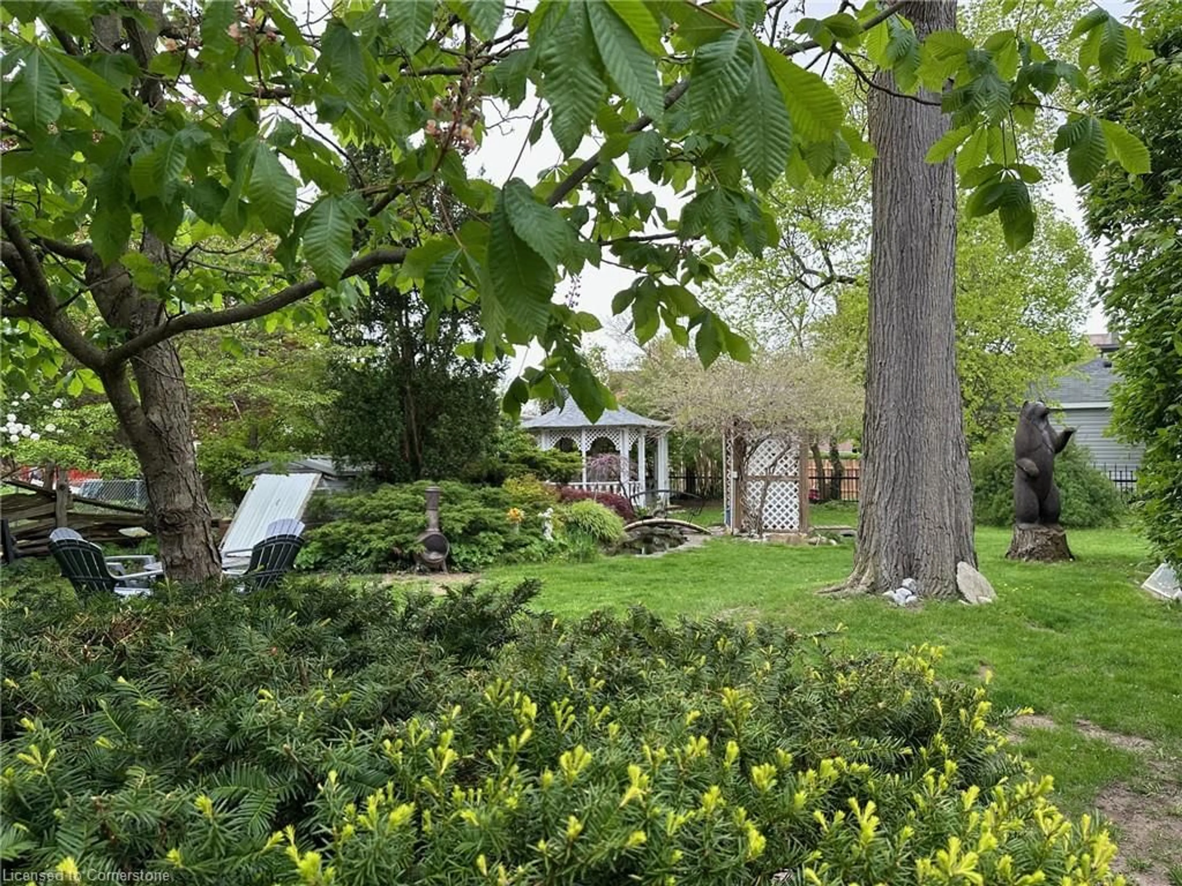 Patio, street for 22 Oak St, Simcoe Ontario N3Y 3J3