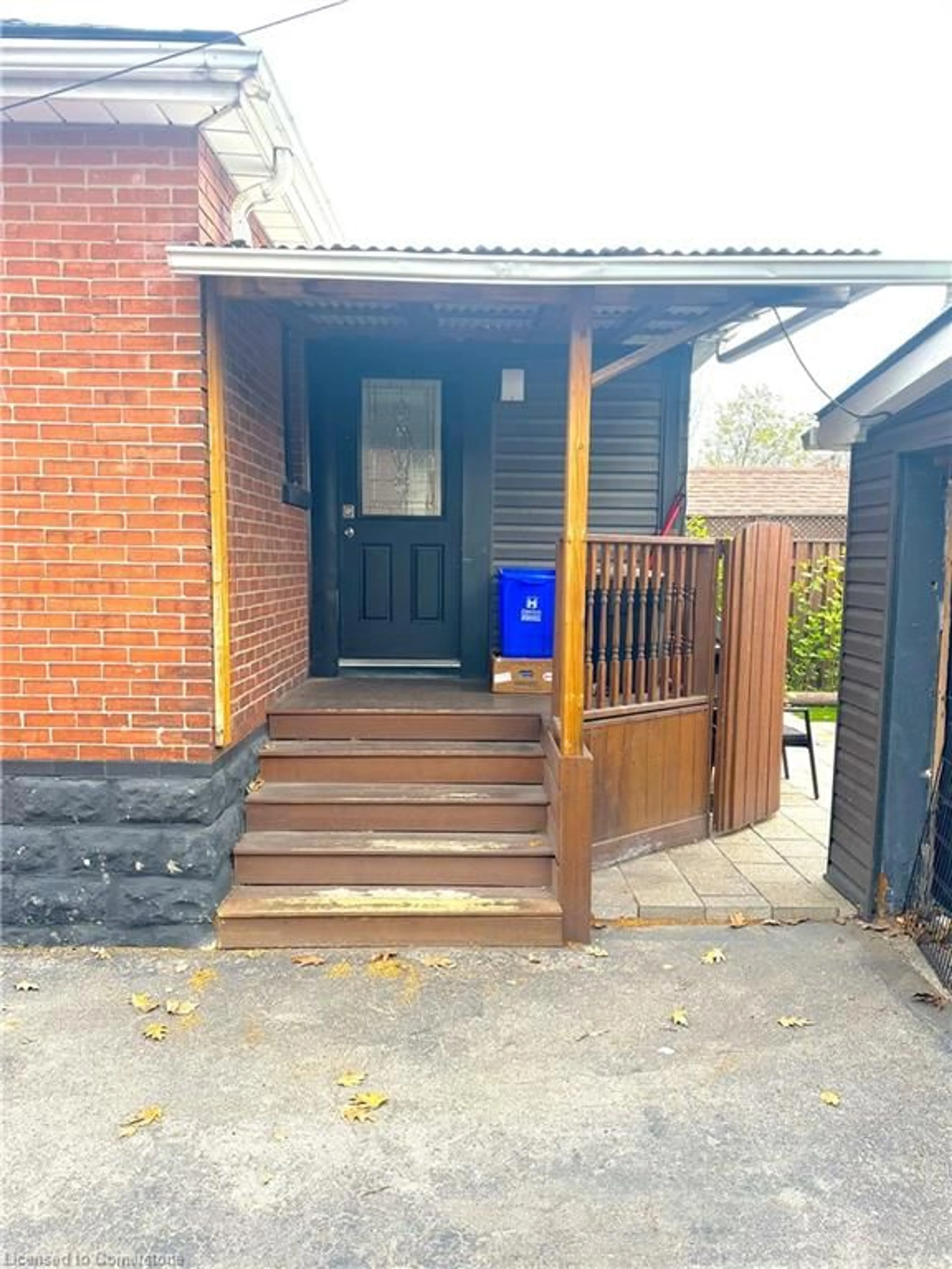 A pic from outside/outdoor area/front of a property/back of a property/a pic from drone, street for 130 Lottridge St, Hamilton Ontario L8L 6V4