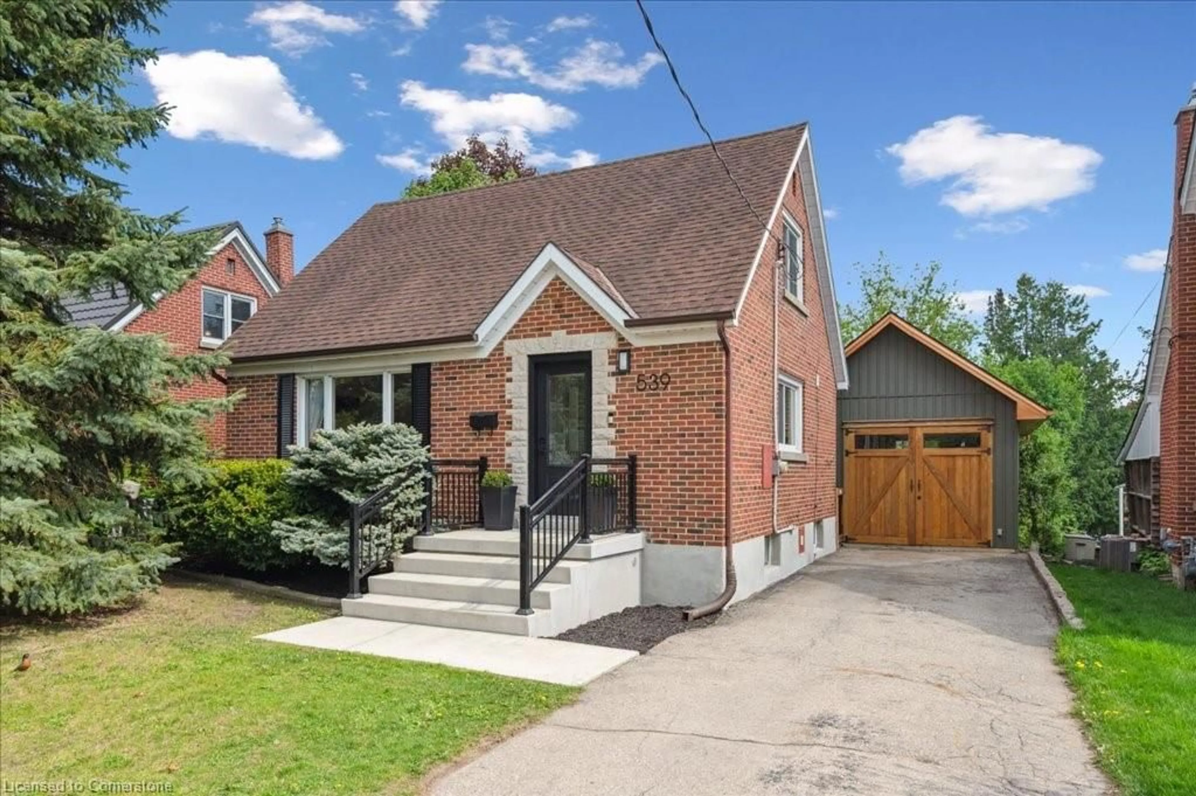 Home with brick exterior material, street for 539 Guelph St, Kitchener Ontario N2H 5Y2