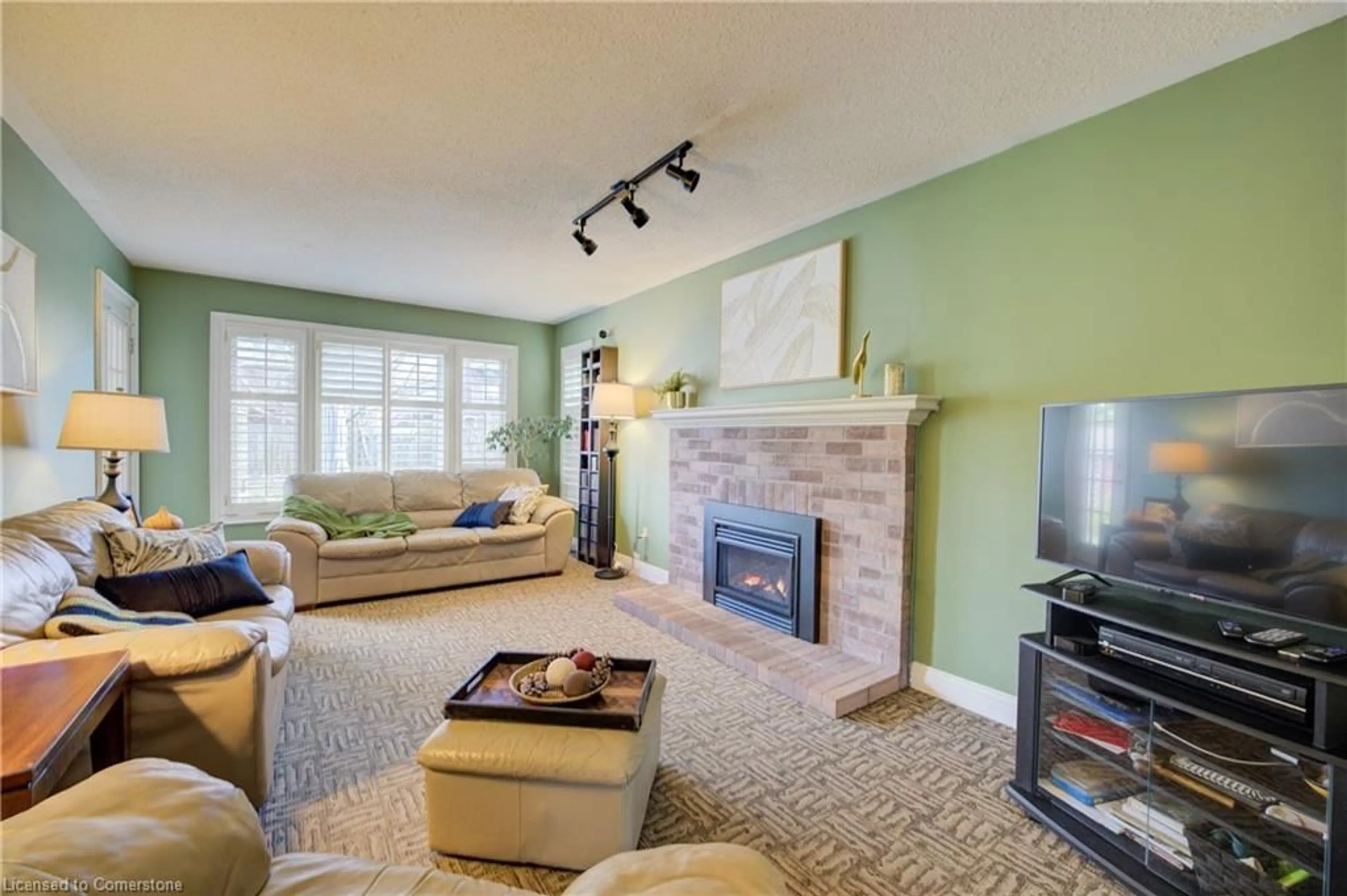 Living room with furniture, unknown for 25 Lynnvalley Cres, Kitchener Ontario N2N 3A8