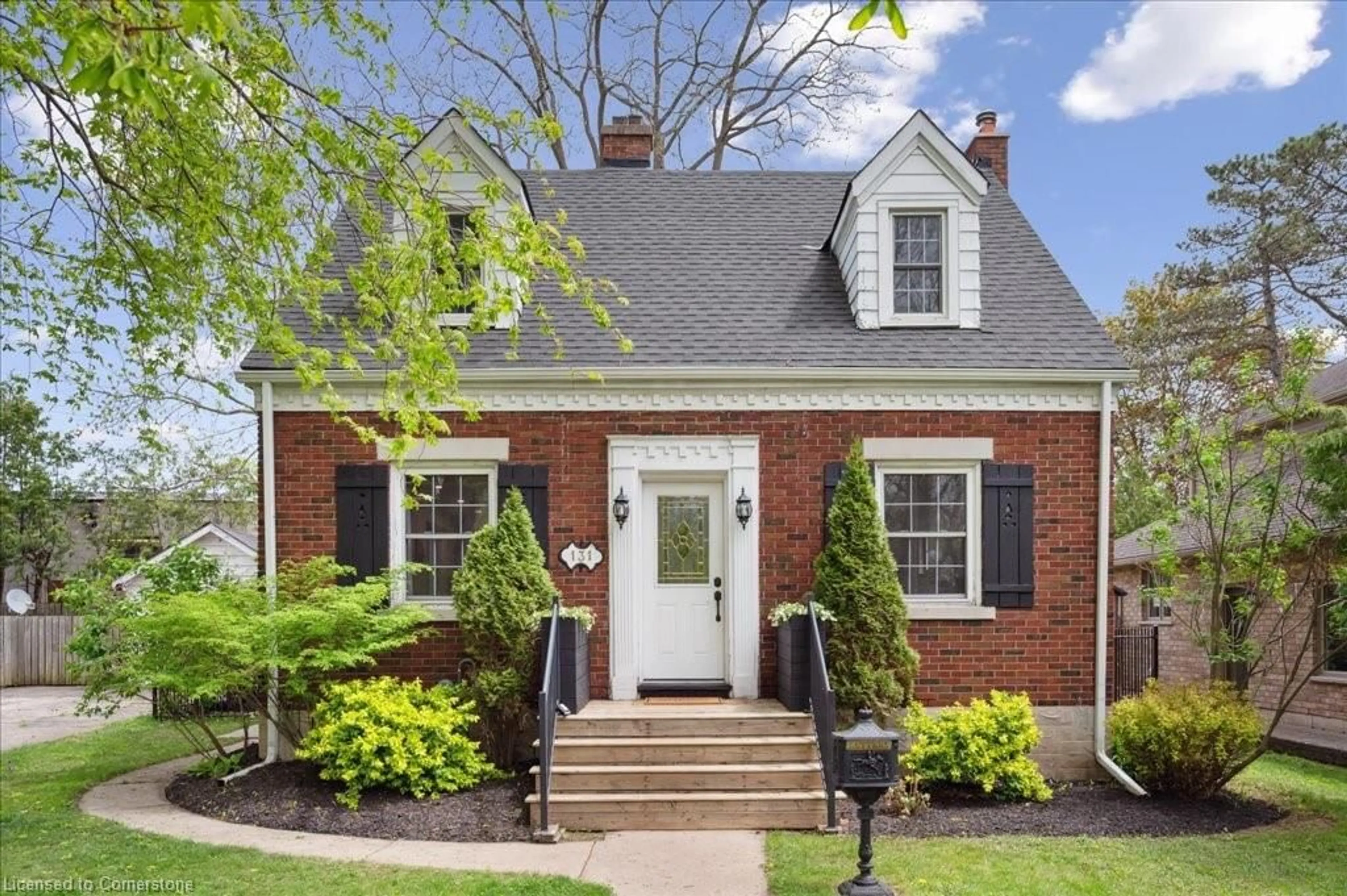 Home with brick exterior material, street for 131 Blue Heron Ridge, Cambridge Ontario N3H 3G8