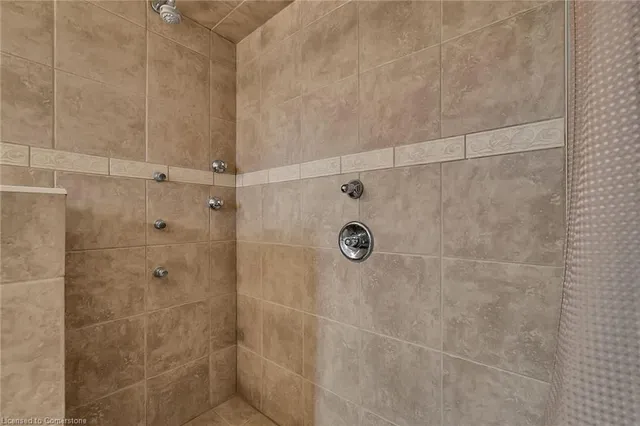 Additional property image - 956 Banffshire Crt