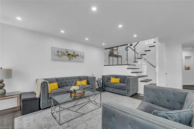 Additional property image - 956 Banffshire Crt