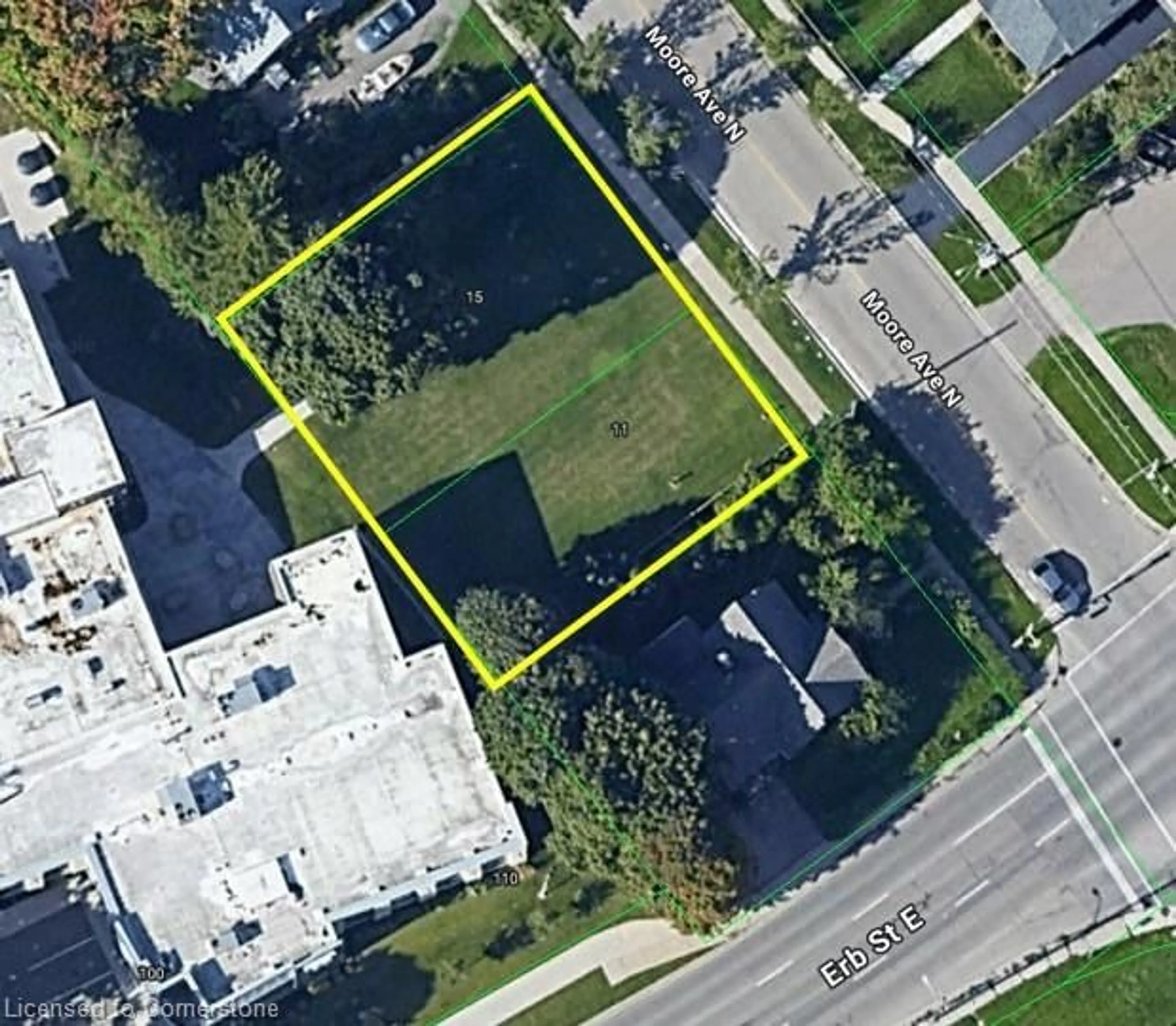 A pic from outside/outdoor area/front of a property/back of a property/a pic from drone, street for 11-15 Moore Ave, Waterloo Ontario N2J 3E4