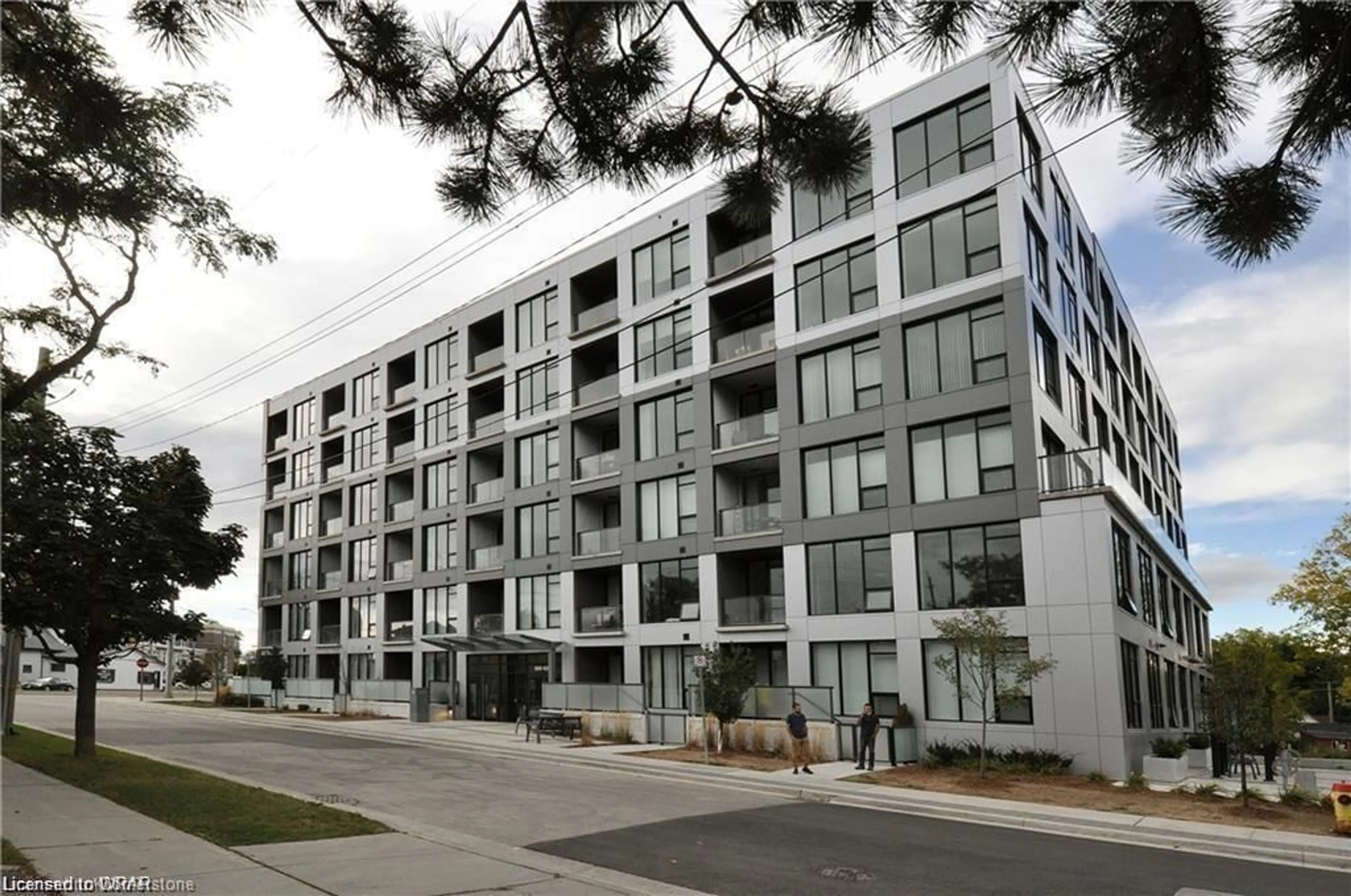Unknown for 690 King St #221, Kitchener Ontario N2G 1G4