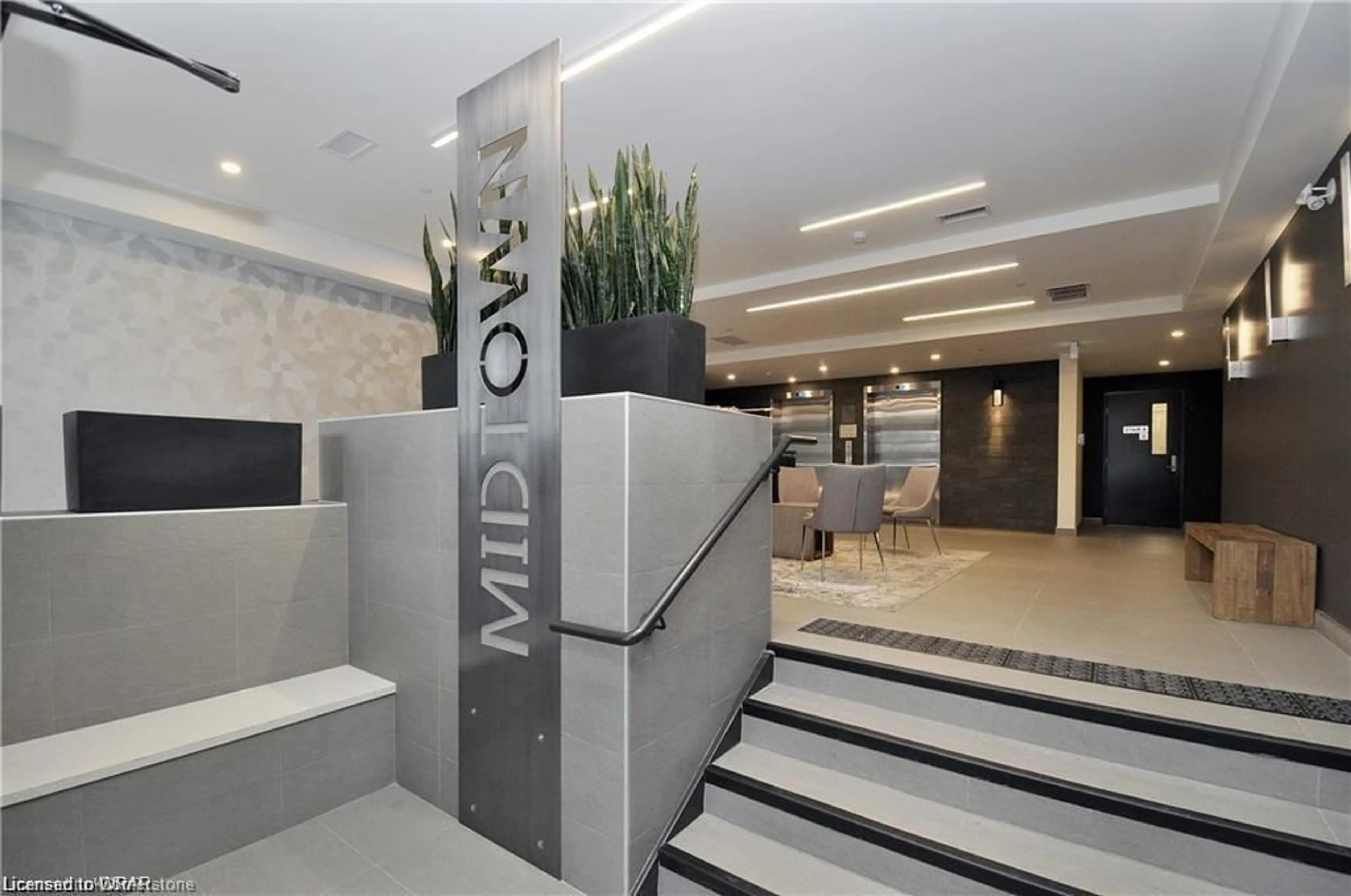 Lobby for 690 King St #221, Kitchener Ontario N2G 1G4