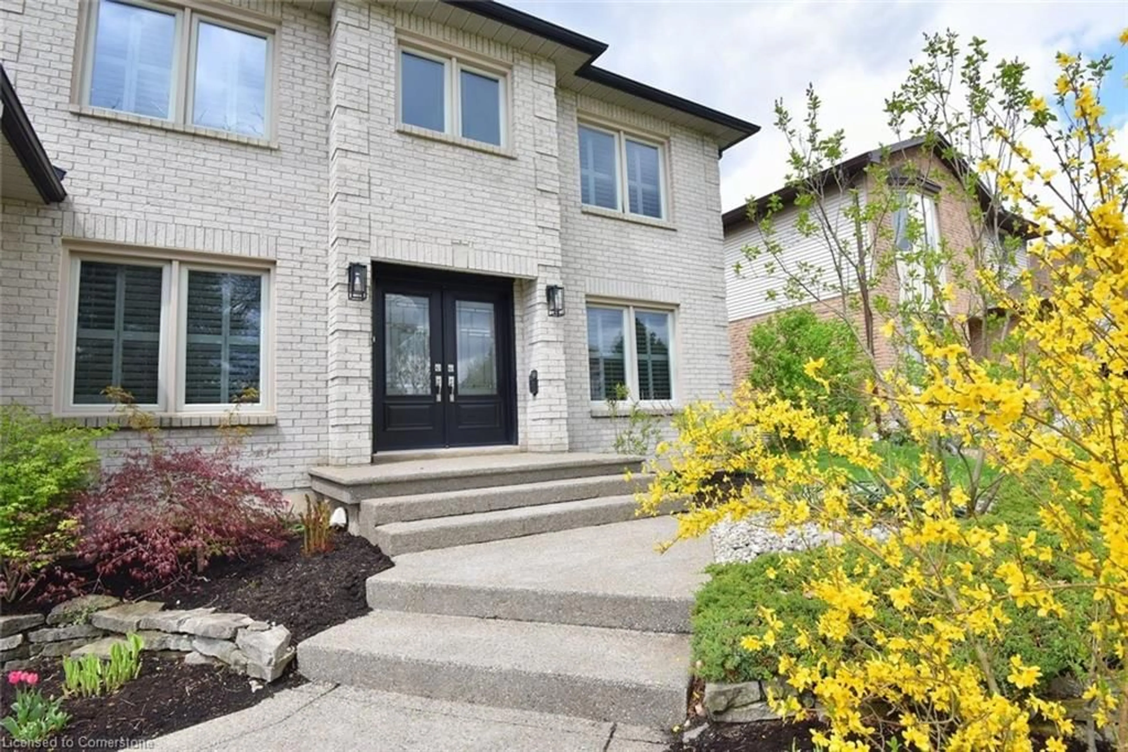 Home with brick exterior material, street for 34 Suter Cres, Dundas Ontario L9H 6R5