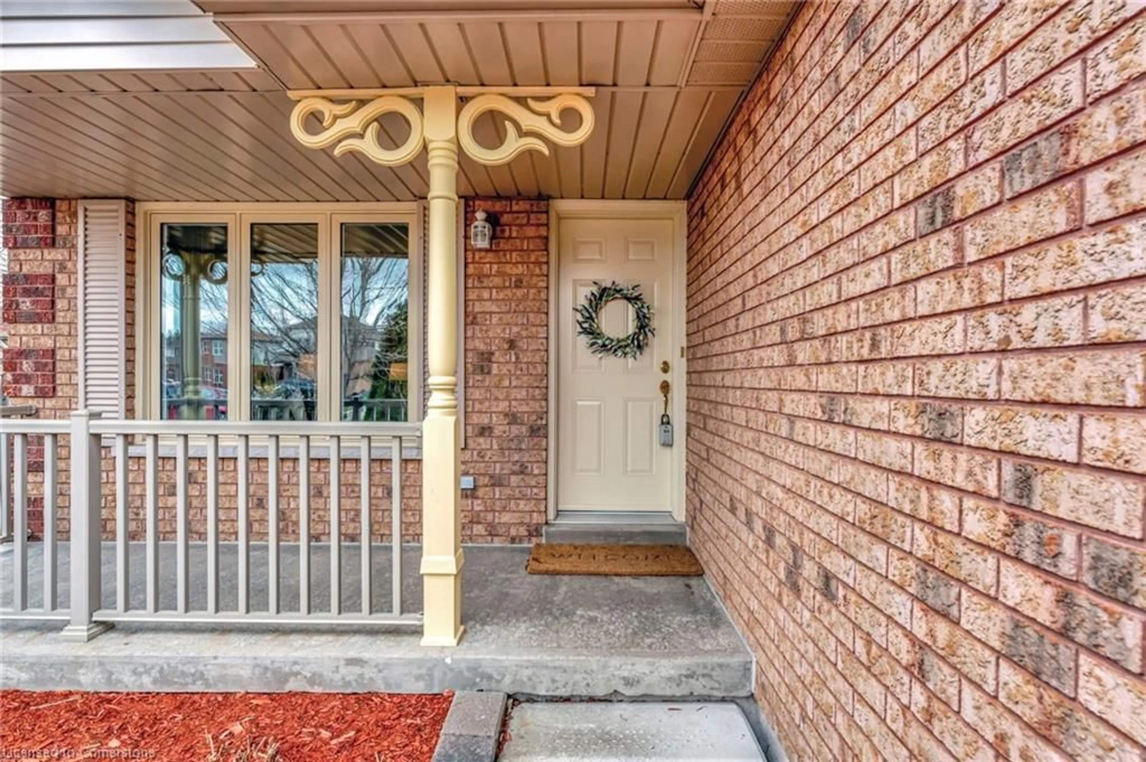 Indoor entryway for 14 Broom St, Ayr Ontario N0B 1E0