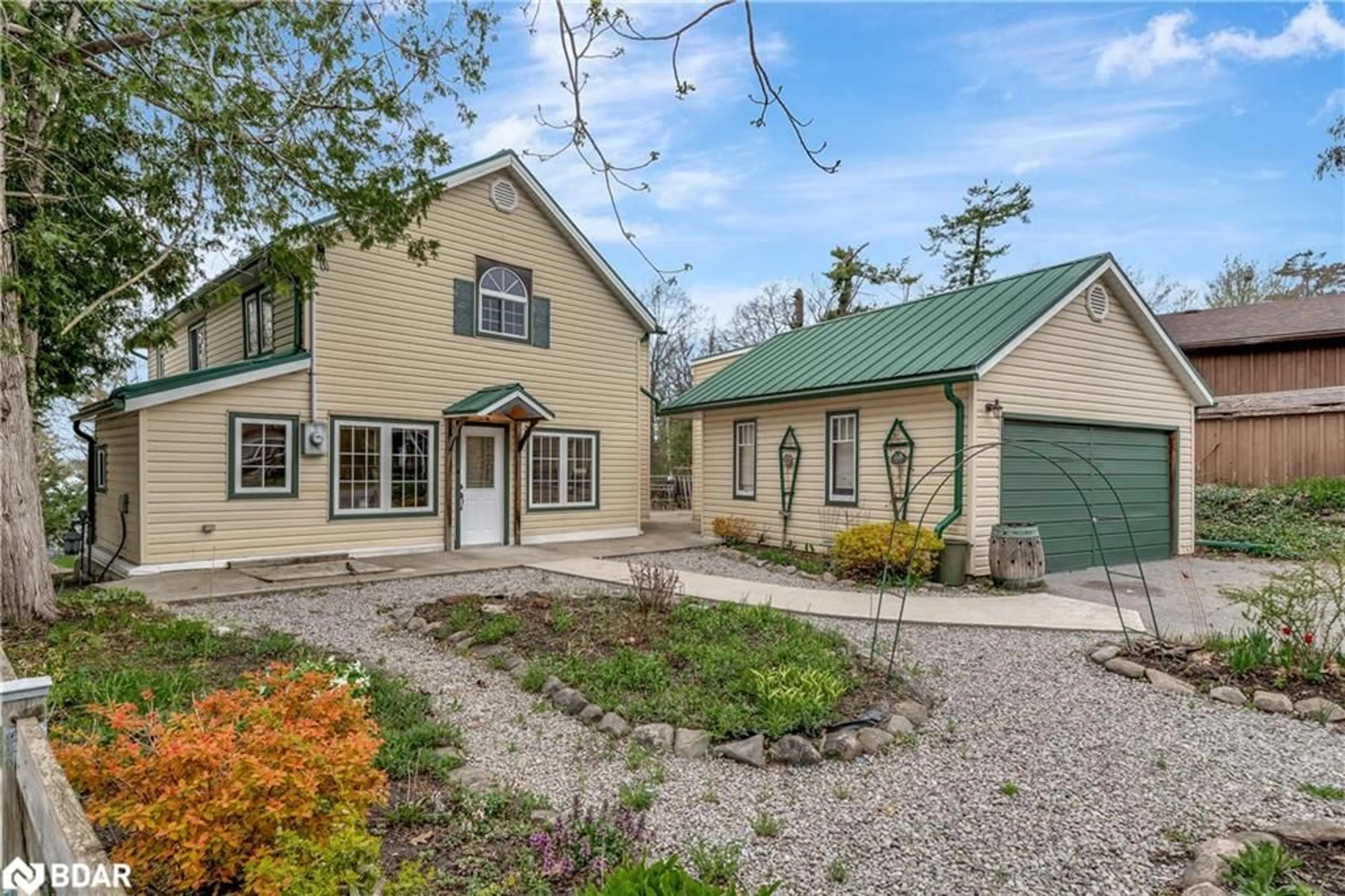 Unknown for 1043 Lakeview Avenue Ave, Bridgenorth Ontario K0L 1H0