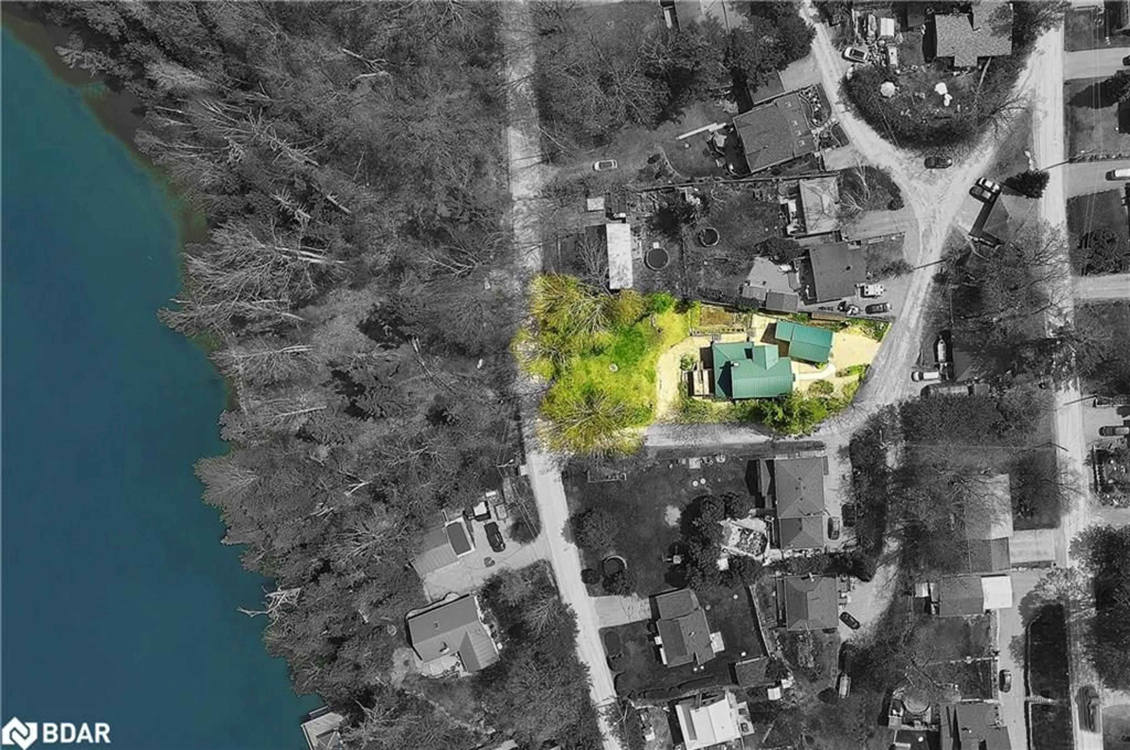 A pic from outside/outdoor area/front of a property/back of a property/a pic from drone, unknown for 1043 Lakeview Avenue Ave, Bridgenorth Ontario K0L 1H0