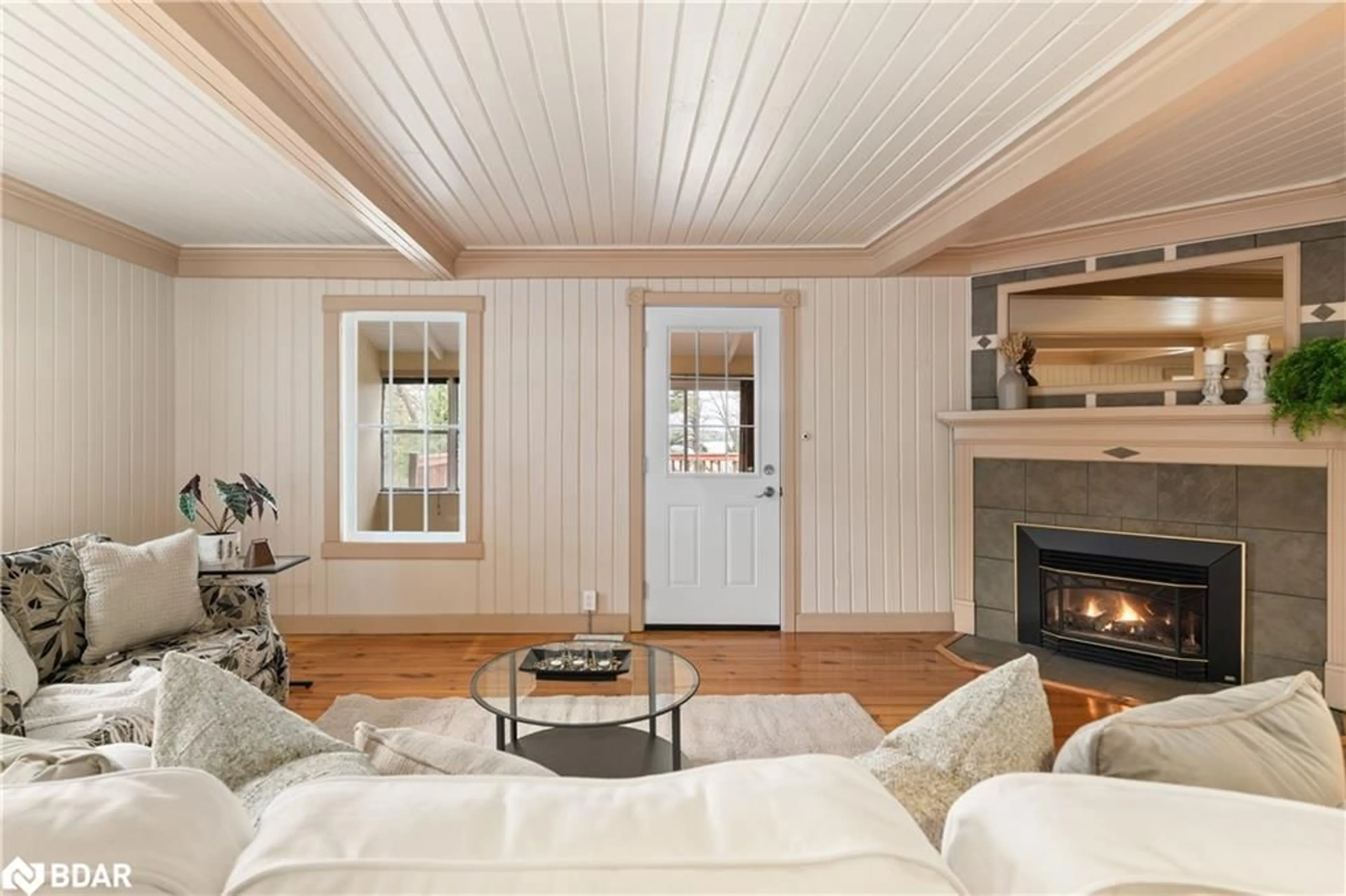 Living room with furniture, unknown for 1043 Lakeview Avenue Ave, Bridgenorth Ontario K0L 1H0