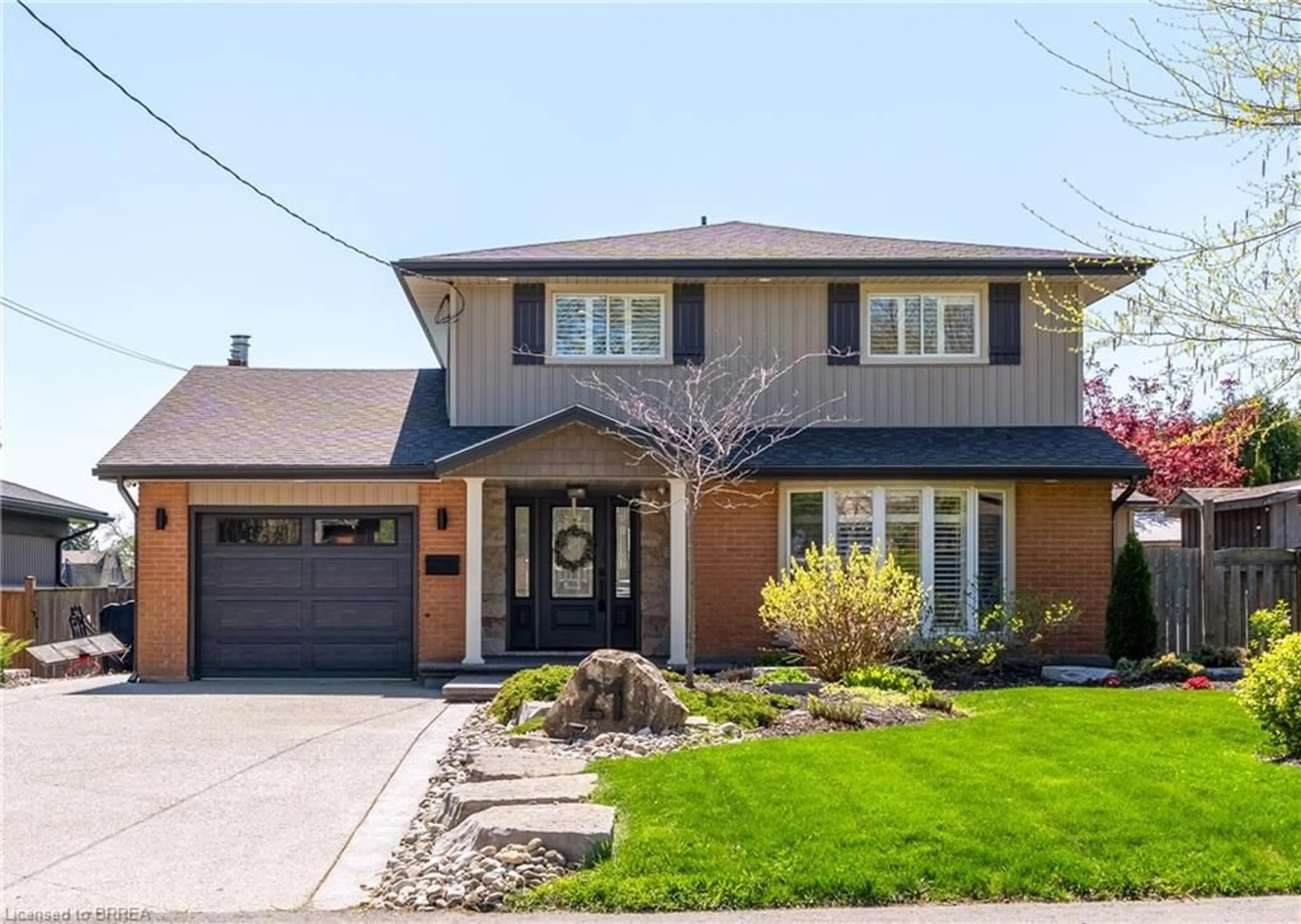 Home with brick exterior material, street for 21 Franklin St, Brantford Ontario N3R 1S9