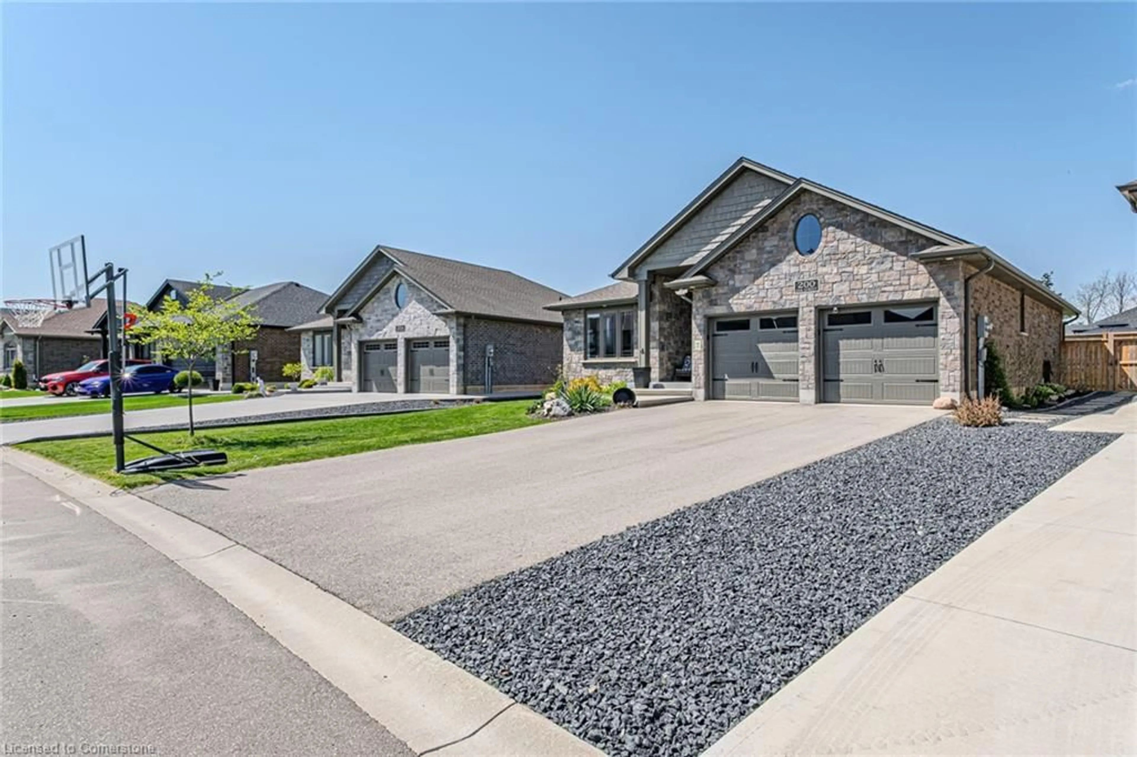 Home with brick exterior material, street for 200 Oak St, Simcoe Ontario N3Y 0B5