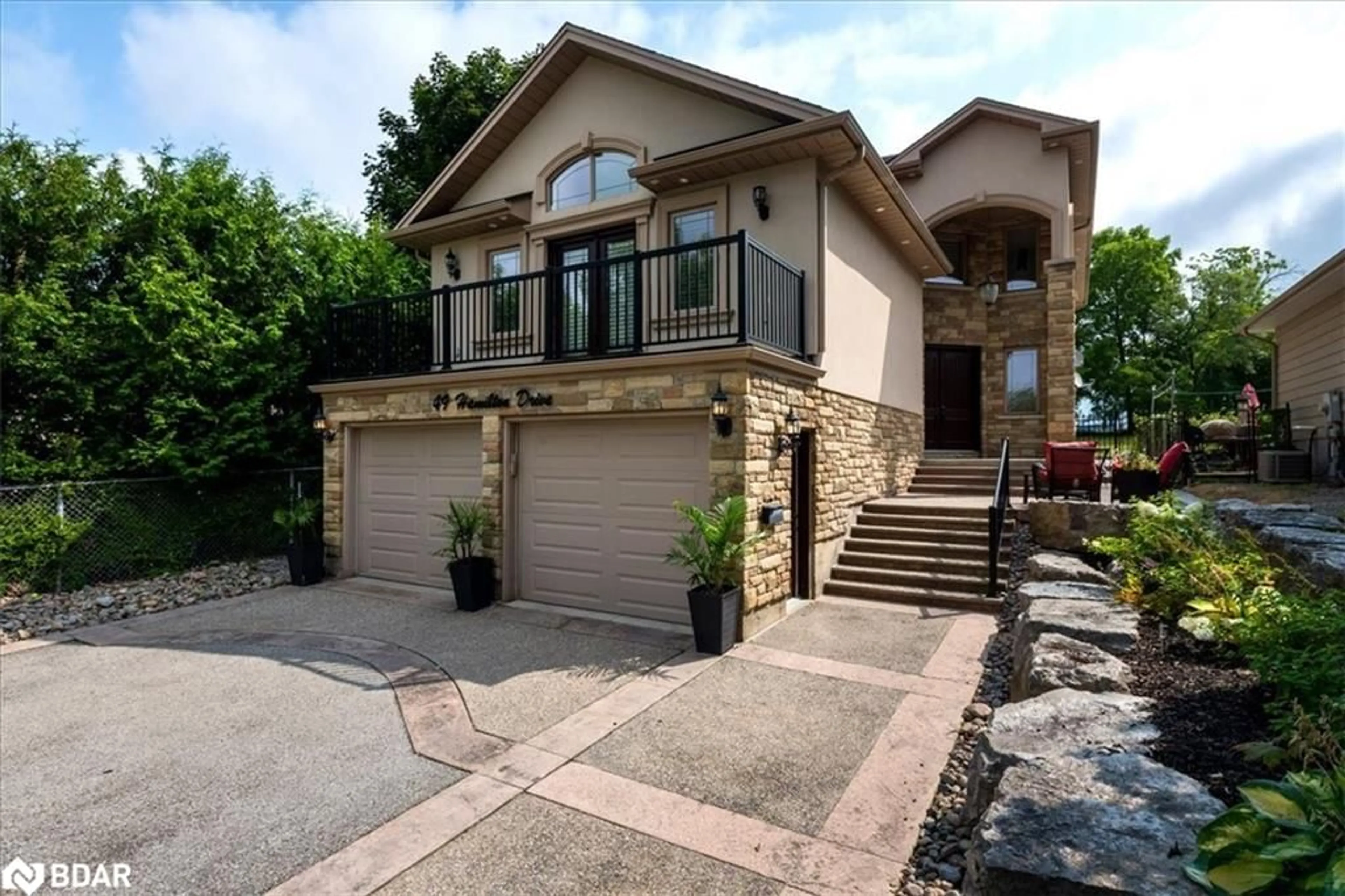 Home with brick exterior material, street for 49 Hamilton Dr, Newmarket Ontario L3Y 3E7
