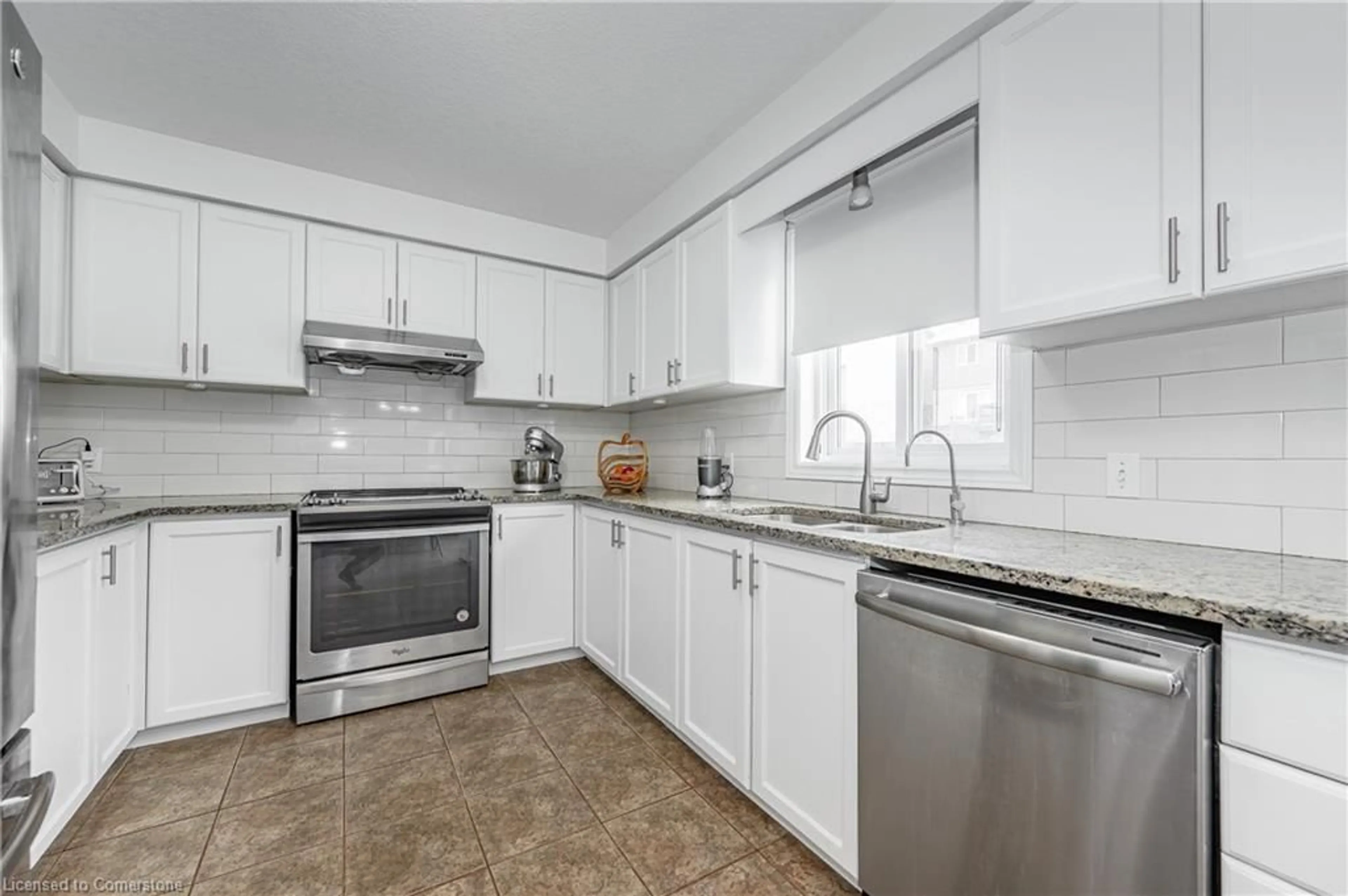 Standard kitchen, ceramic/tile floor for 854 Springbank Ave, Woodstock Ontario N4T 1T5