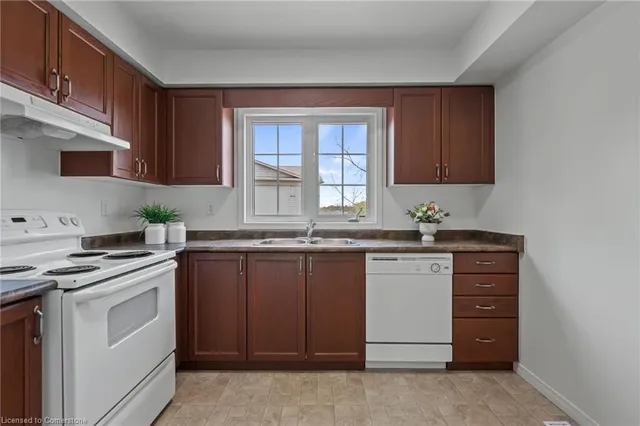 Additional property image - 155 Highland Cres Unit 8