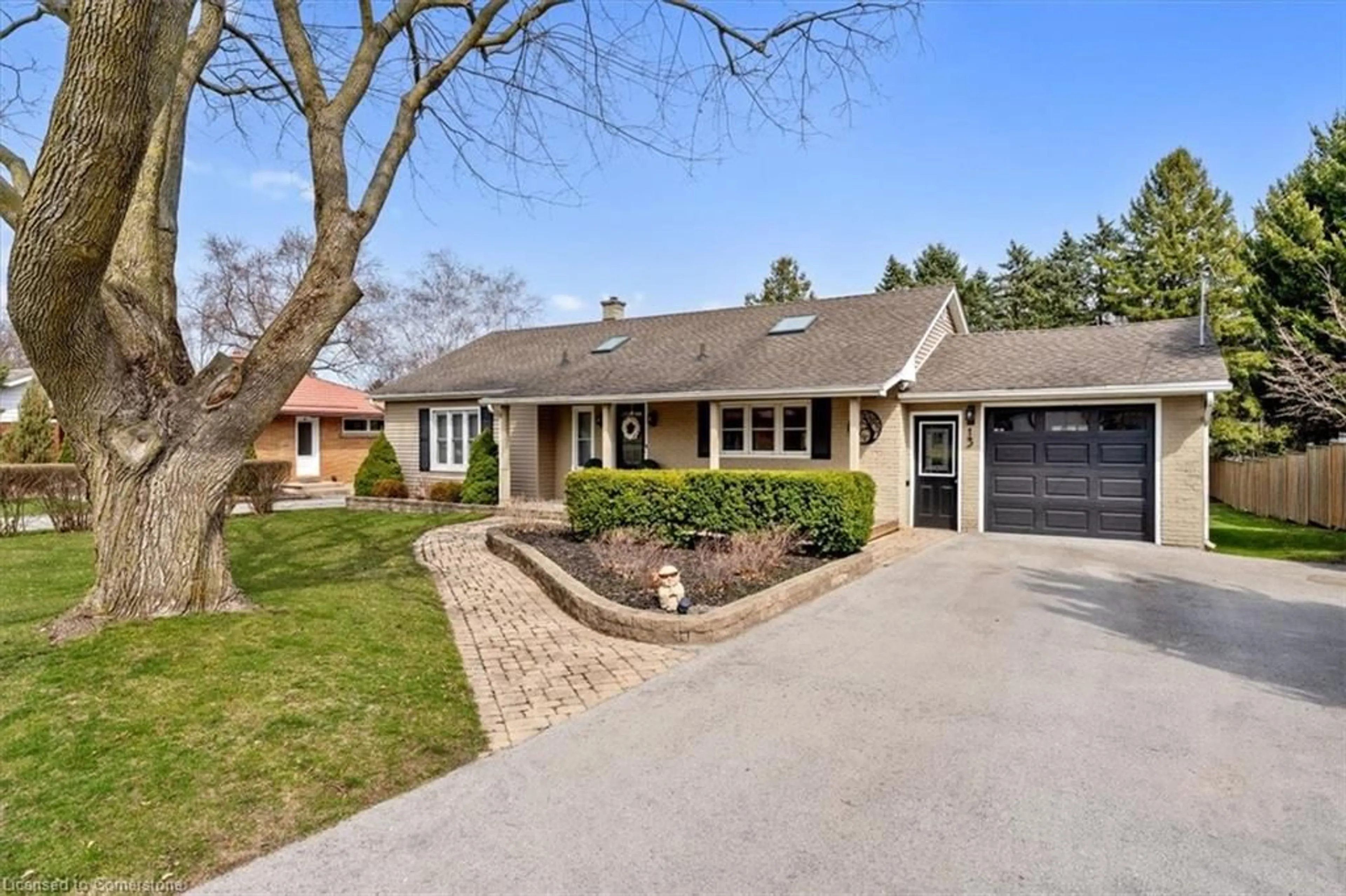 Home with brick exterior material, street for 13 Lorimer St, Fonthill Ontario L0S 1E3