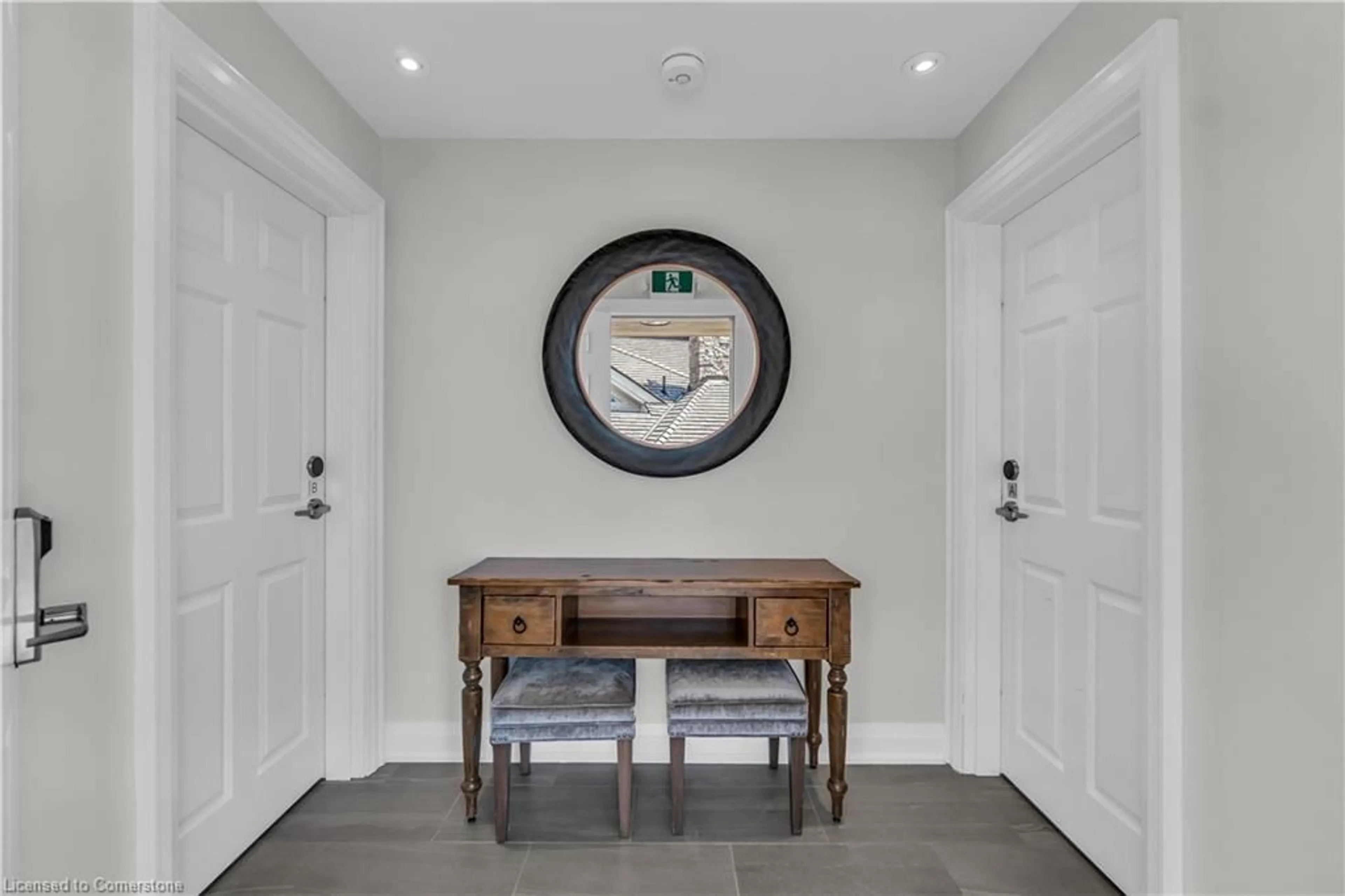 Indoor entryway for 1869 Muskoka 118 Rd #BTW-201, Bracebridge Ontario P1L 1W8