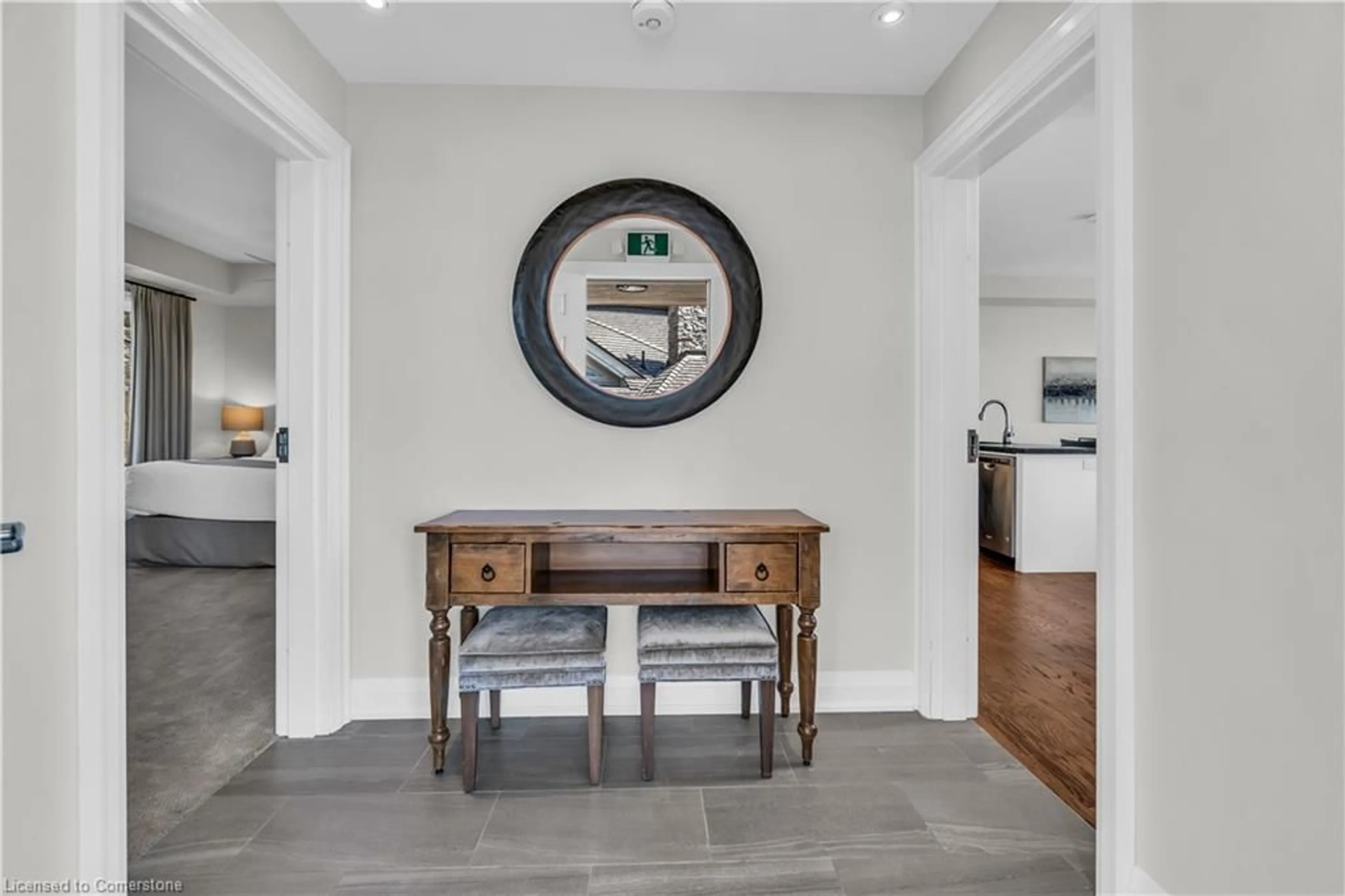 Indoor entryway for 1869 Muskoka 118 Rd #BTW-201, Bracebridge Ontario P1L 1W8