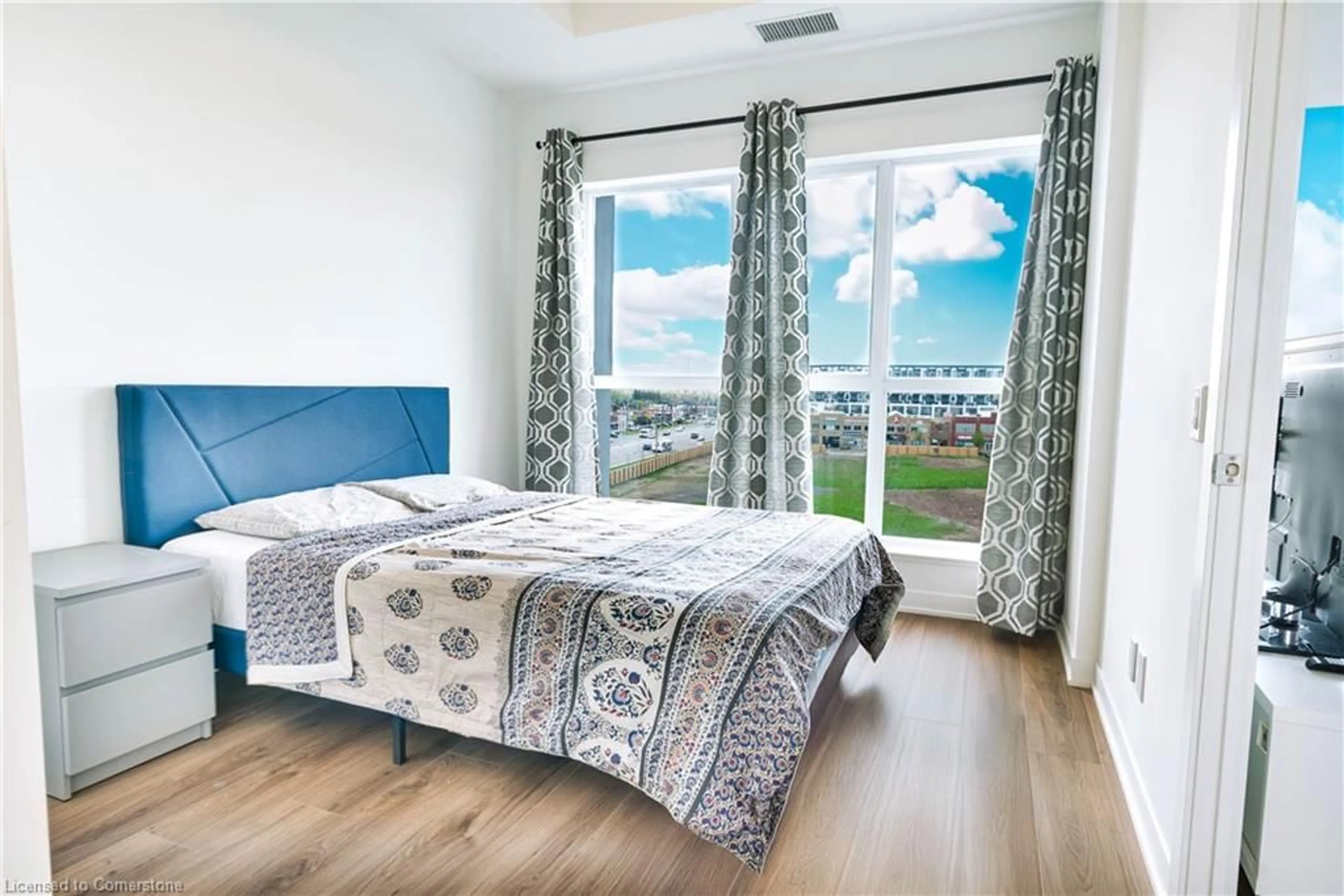 Bedroom with bed, unknown for 405 Dundas St, Oakville Ontario L6M 4M2