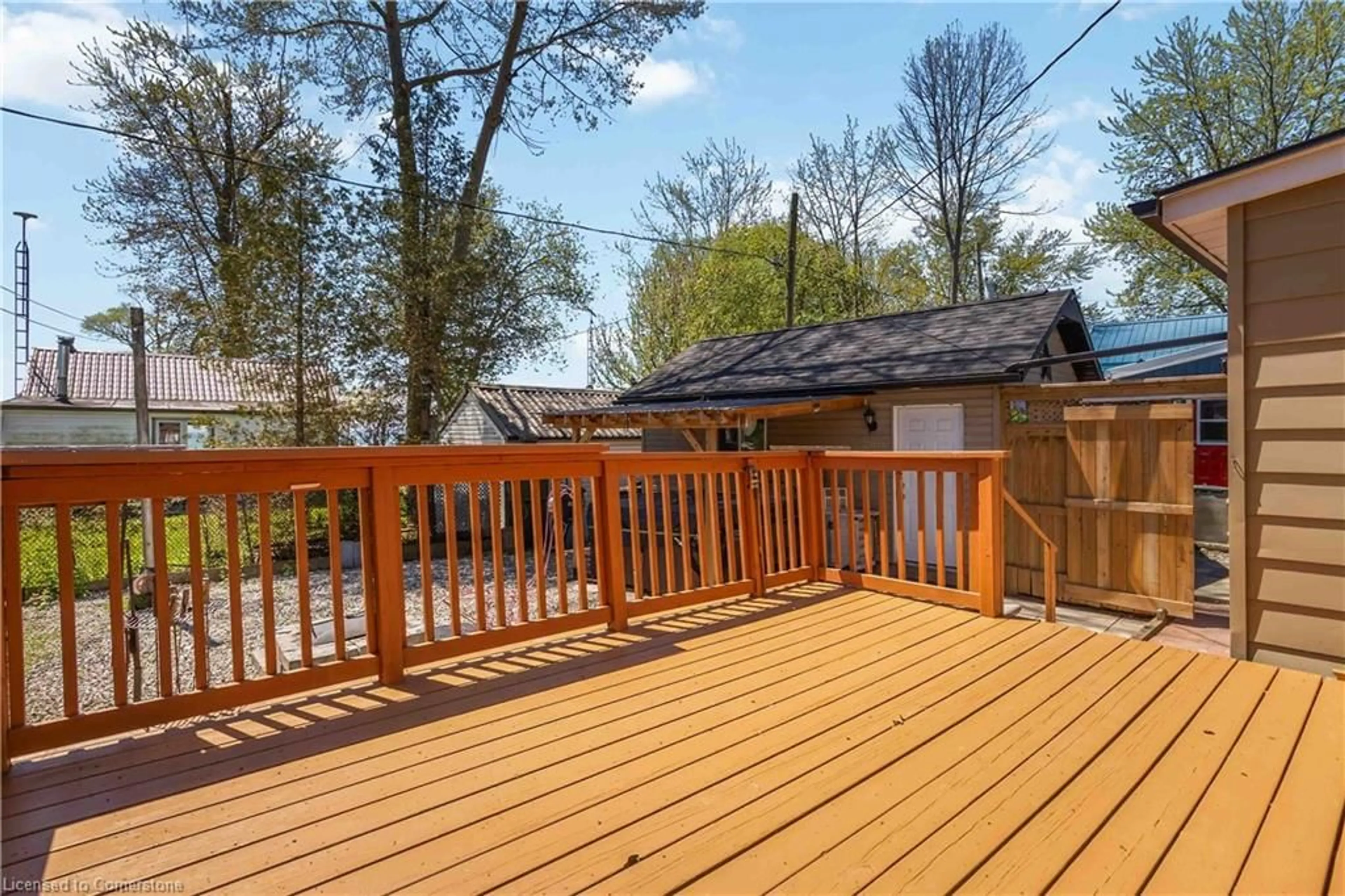 Patio, unknown for 24 Melville Lane Lane, Selkirk Ontario N0A 1P0