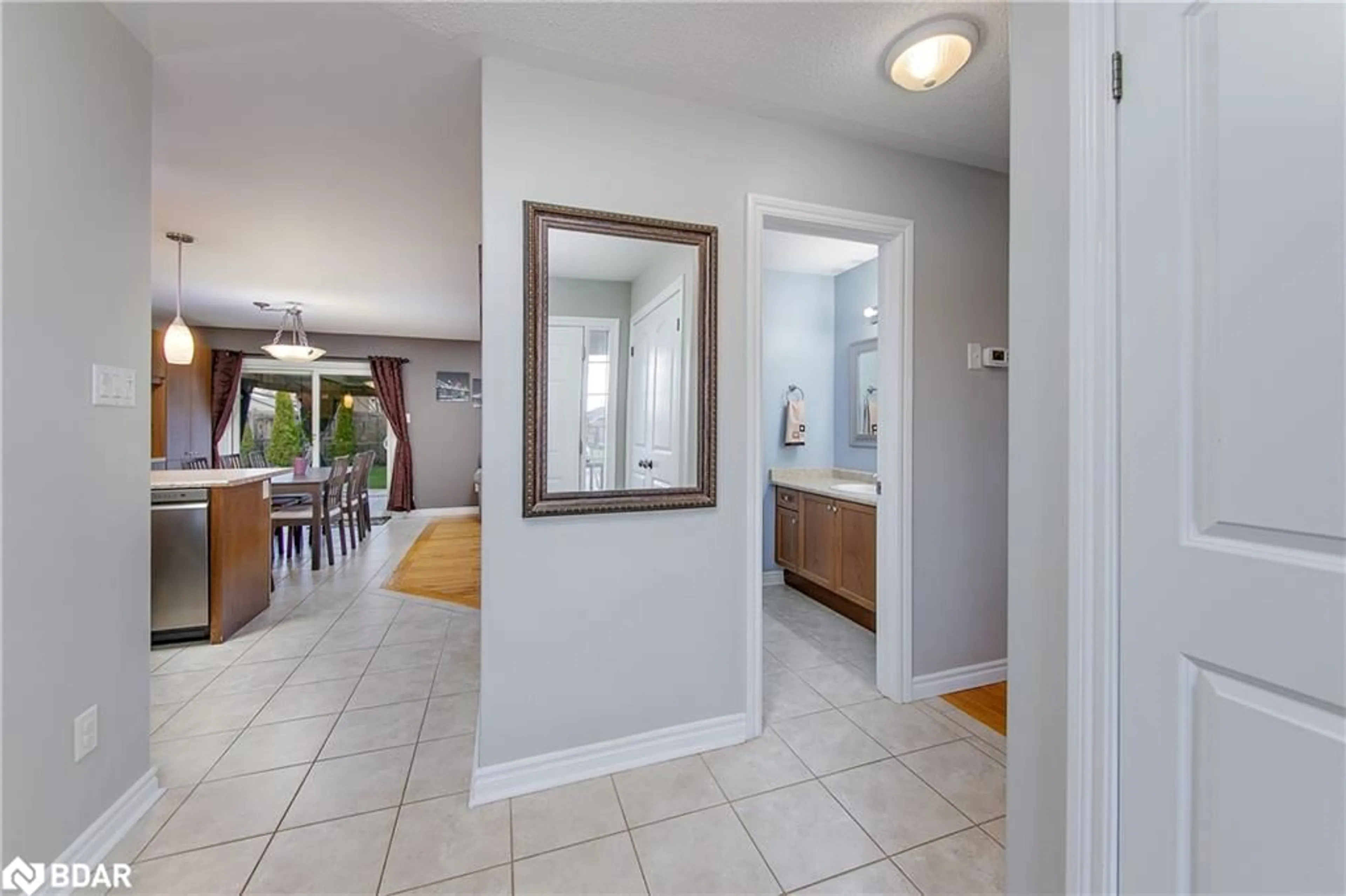 Indoor entryway for 6 Whitfield Crescent, Elmvale Ontario L0L 1P0