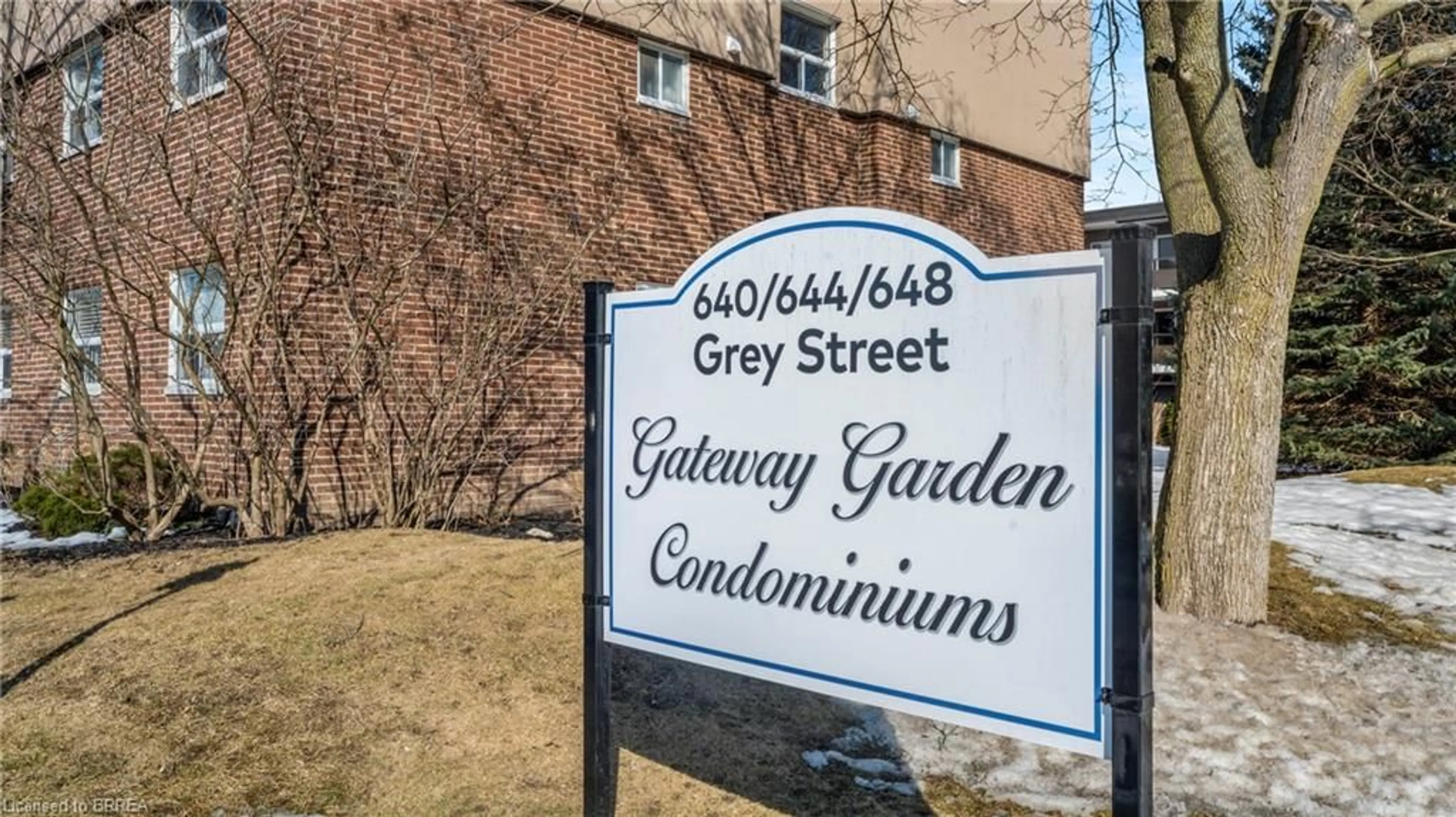 Indoor entryway for 640 Grey St #203, Brantford Ontario N3S 4Y3