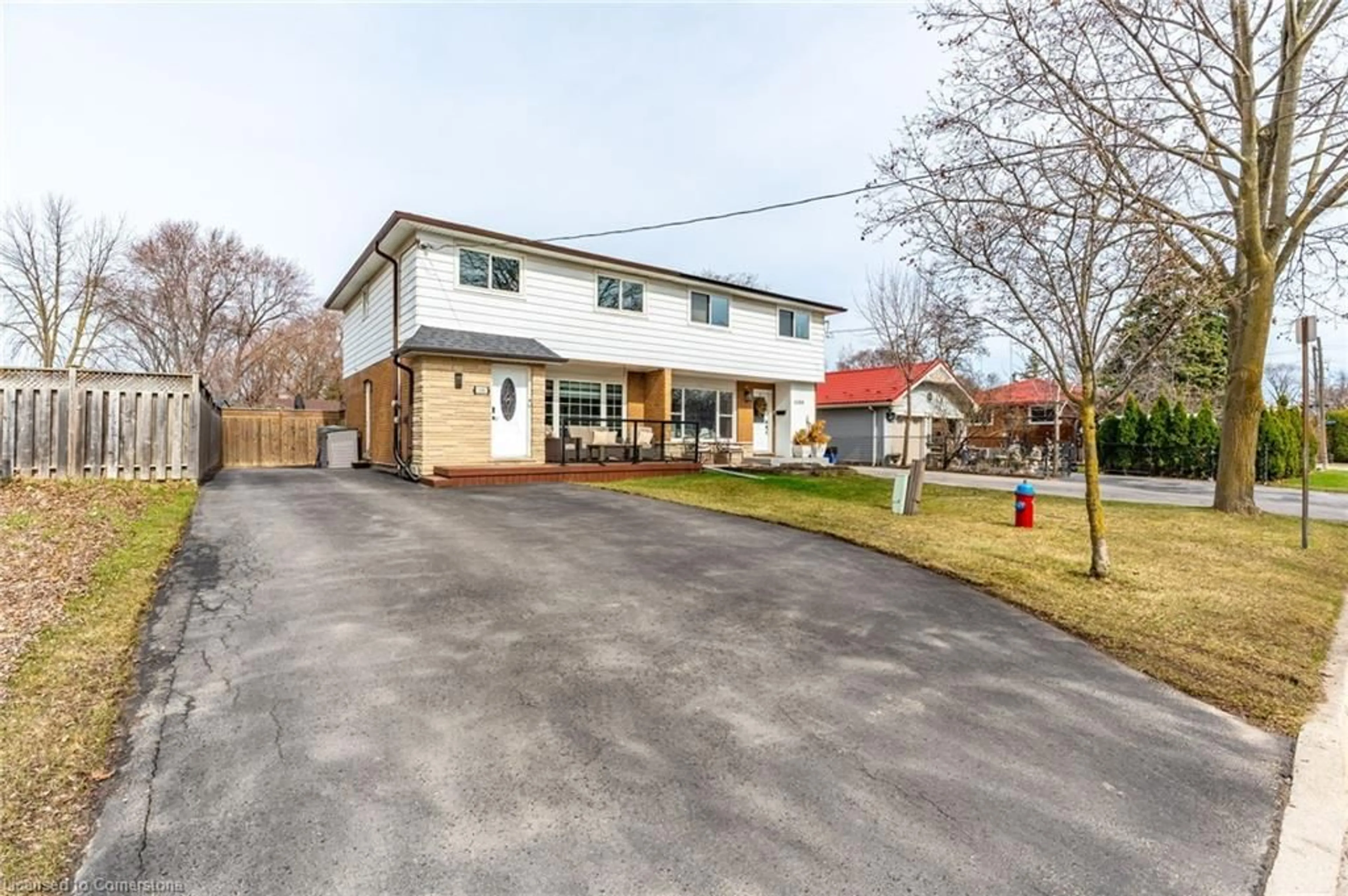 Unknown for 1101 Highland St, Burlington Ontario L7R 3V1