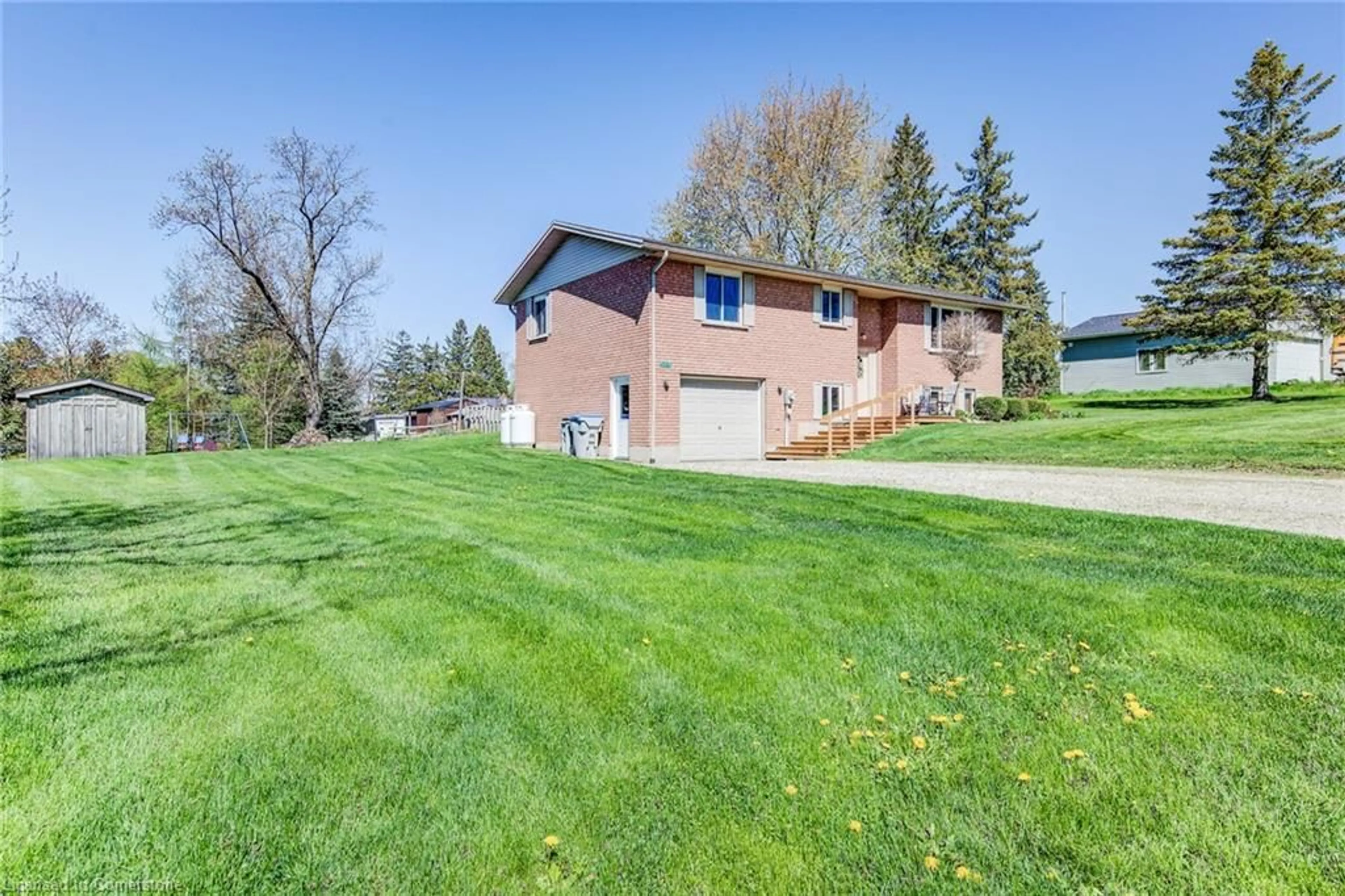 A pic from outside/outdoor area/front of a property/back of a property/a pic from drone, unknown for 5478 Brown St, Wellesley Ontario N0B 2T0