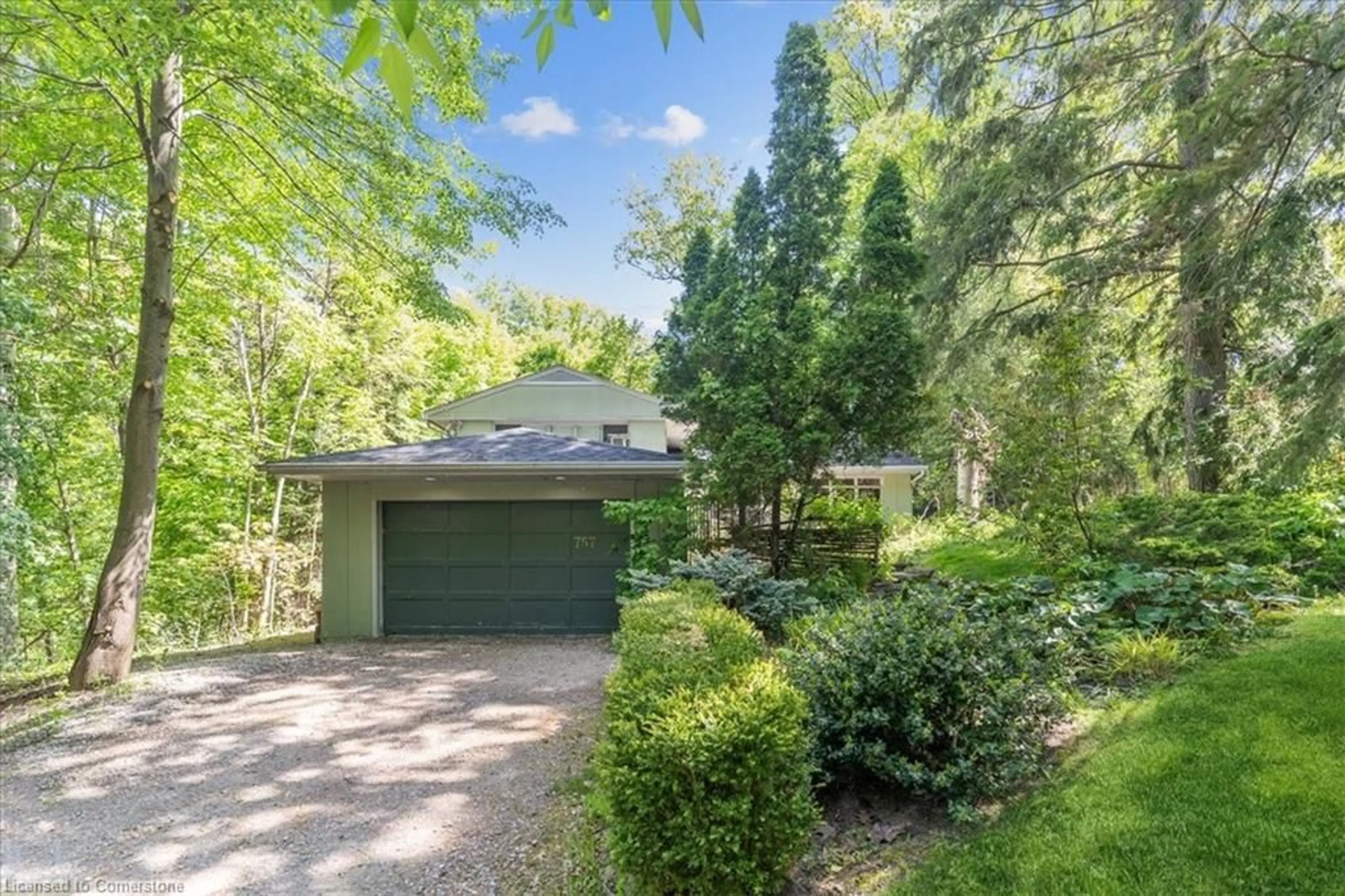 A pic from outside/outdoor area/front of a property/back of a property/a pic from drone, forest/trees view for 757 Meadow Wood Rd, Mississauga Ontario L5J 2S7