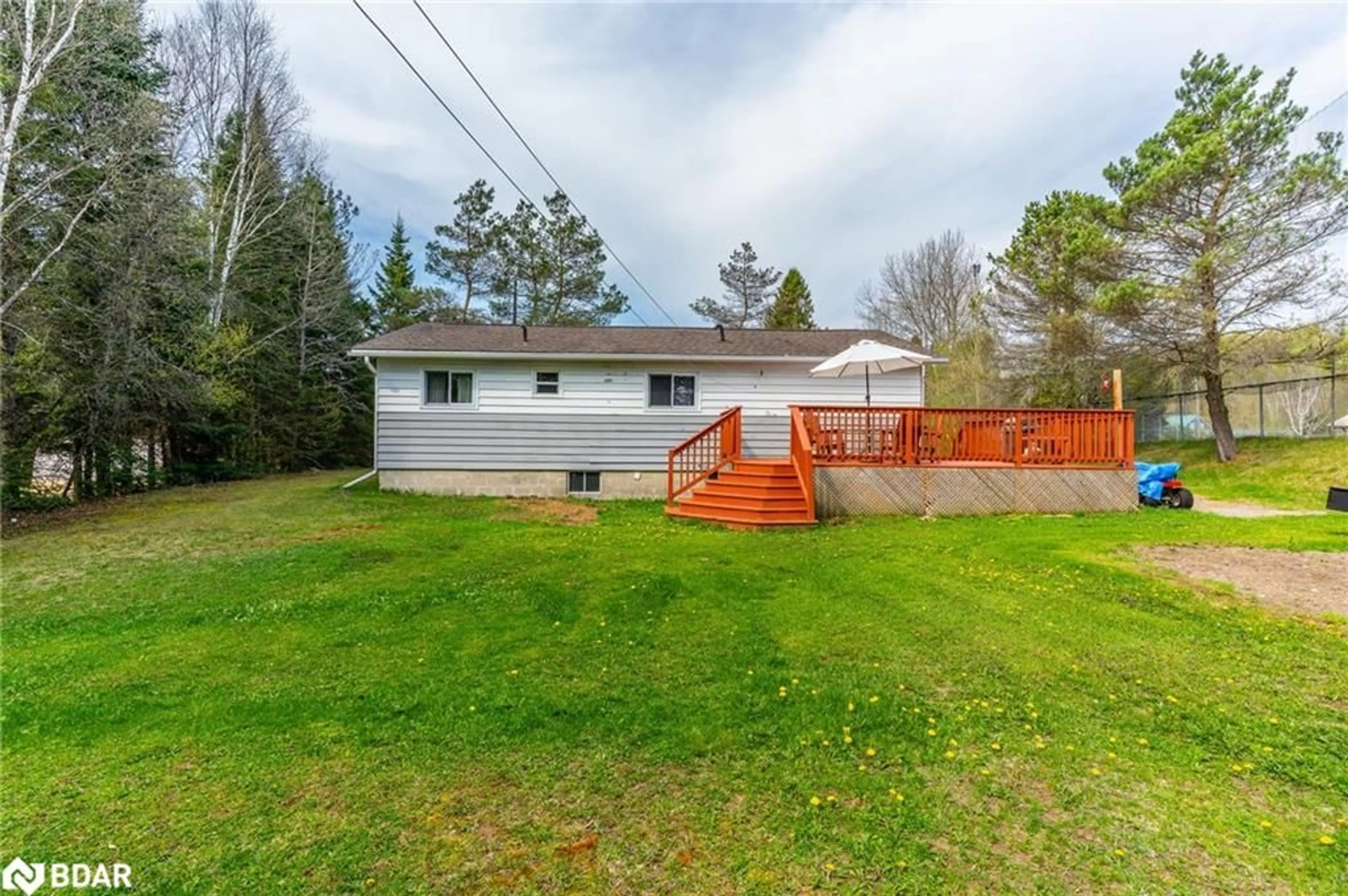 A pic from outside/outdoor area/front of a property/back of a property/a pic from drone, unknown for 1039 Rainbow Dr, Harcourt Ontario K0L 1X0