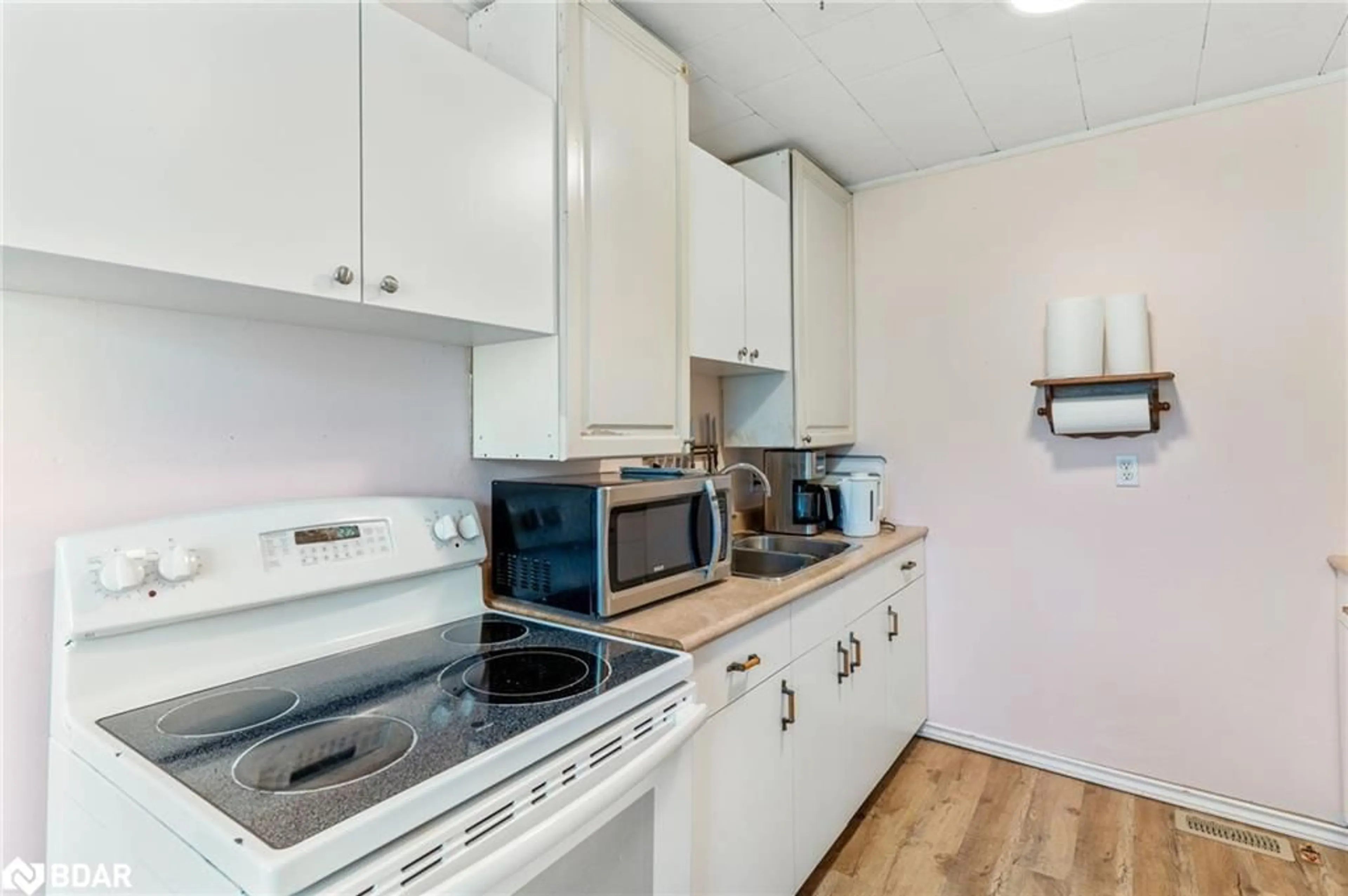 Standard kitchen, unknown for 1039 Rainbow Dr, Harcourt Ontario K0L 1X0