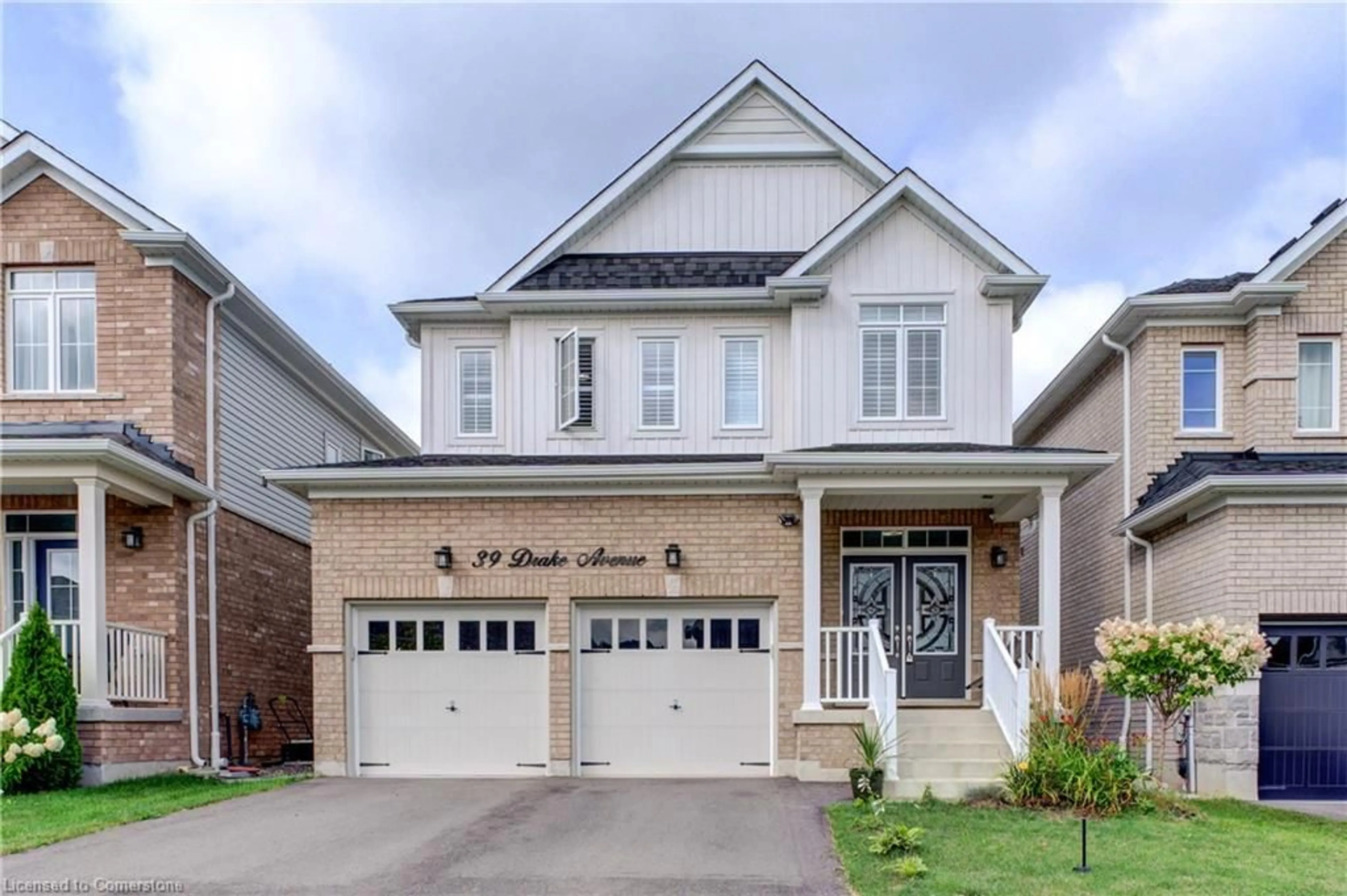 Home with brick exterior material, street for 39 Drake Ave, Paris Ontario N3L 0H9