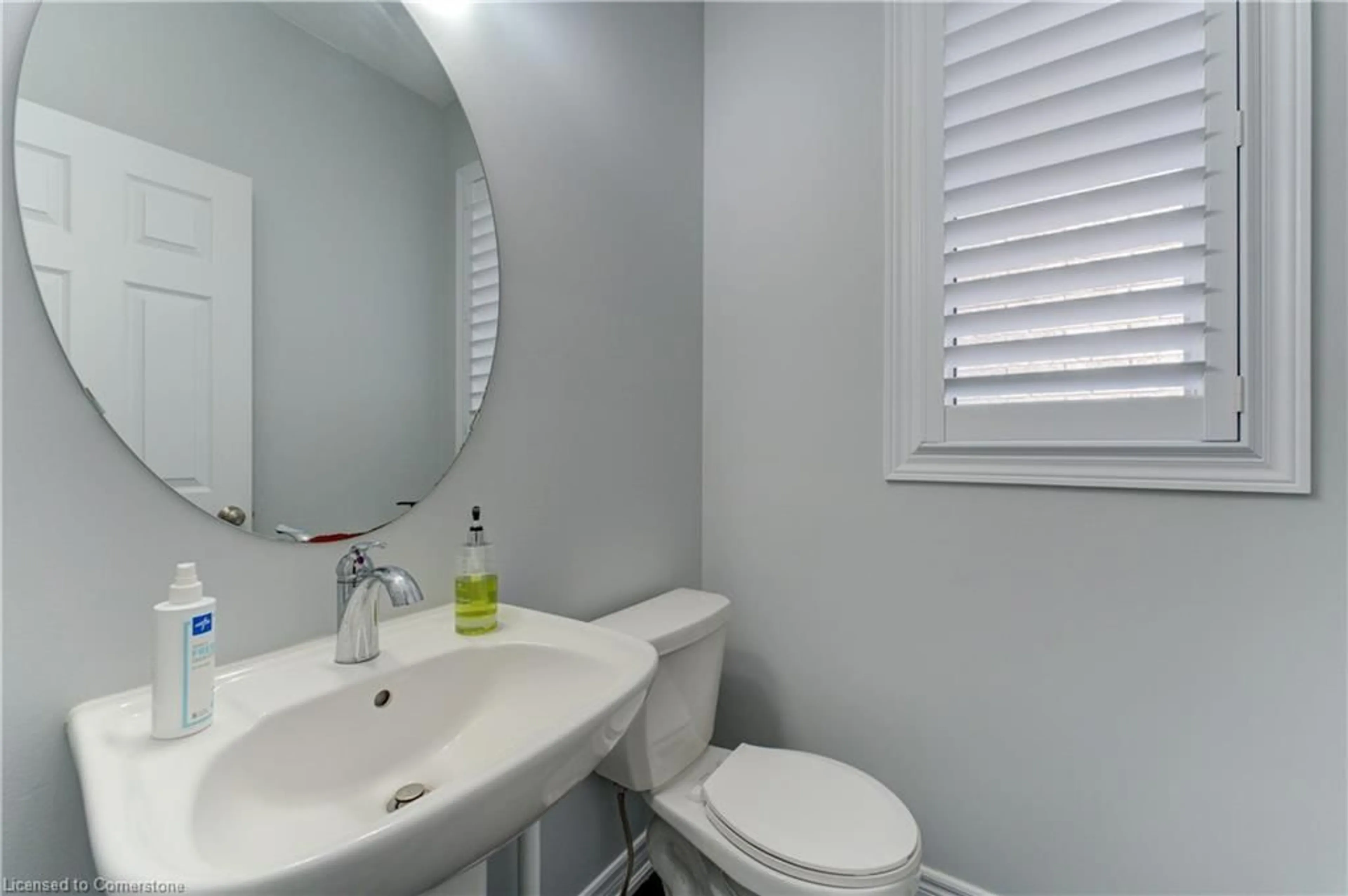 Standard bathroom, unknown for 39 Drake Ave, Paris Ontario N3L 0H9