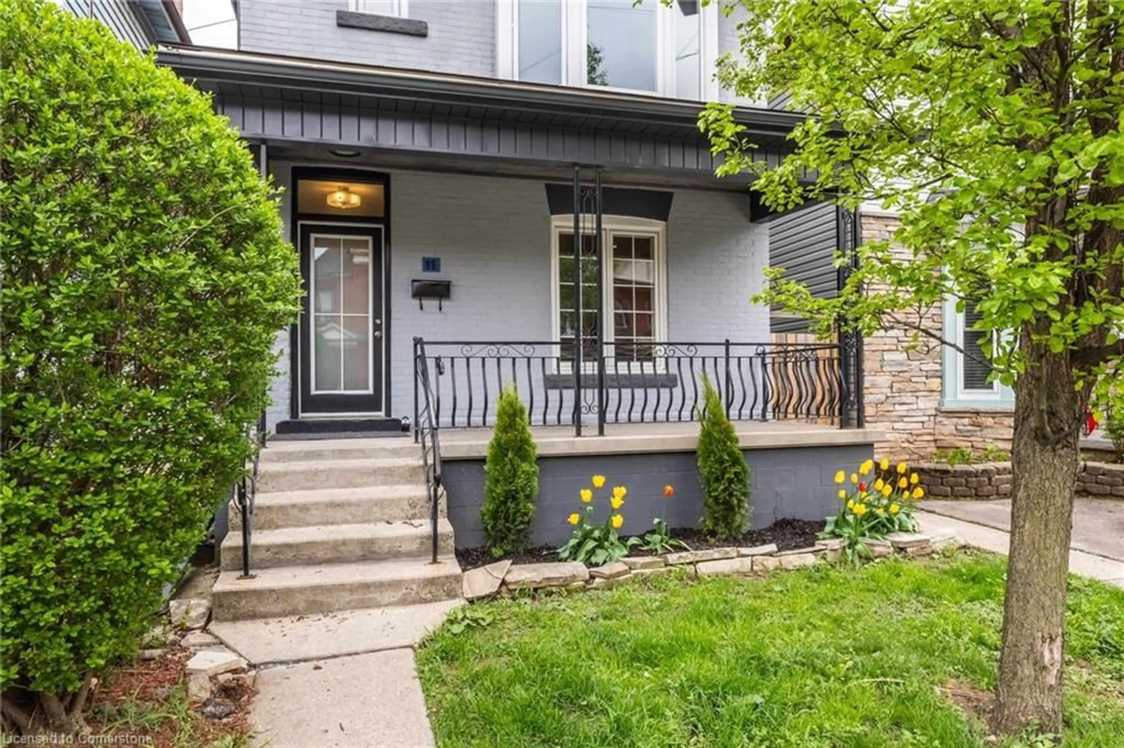 Home with brick exterior material, street for 86 Smith Ave, Hamilton Ontario L8L 5P1