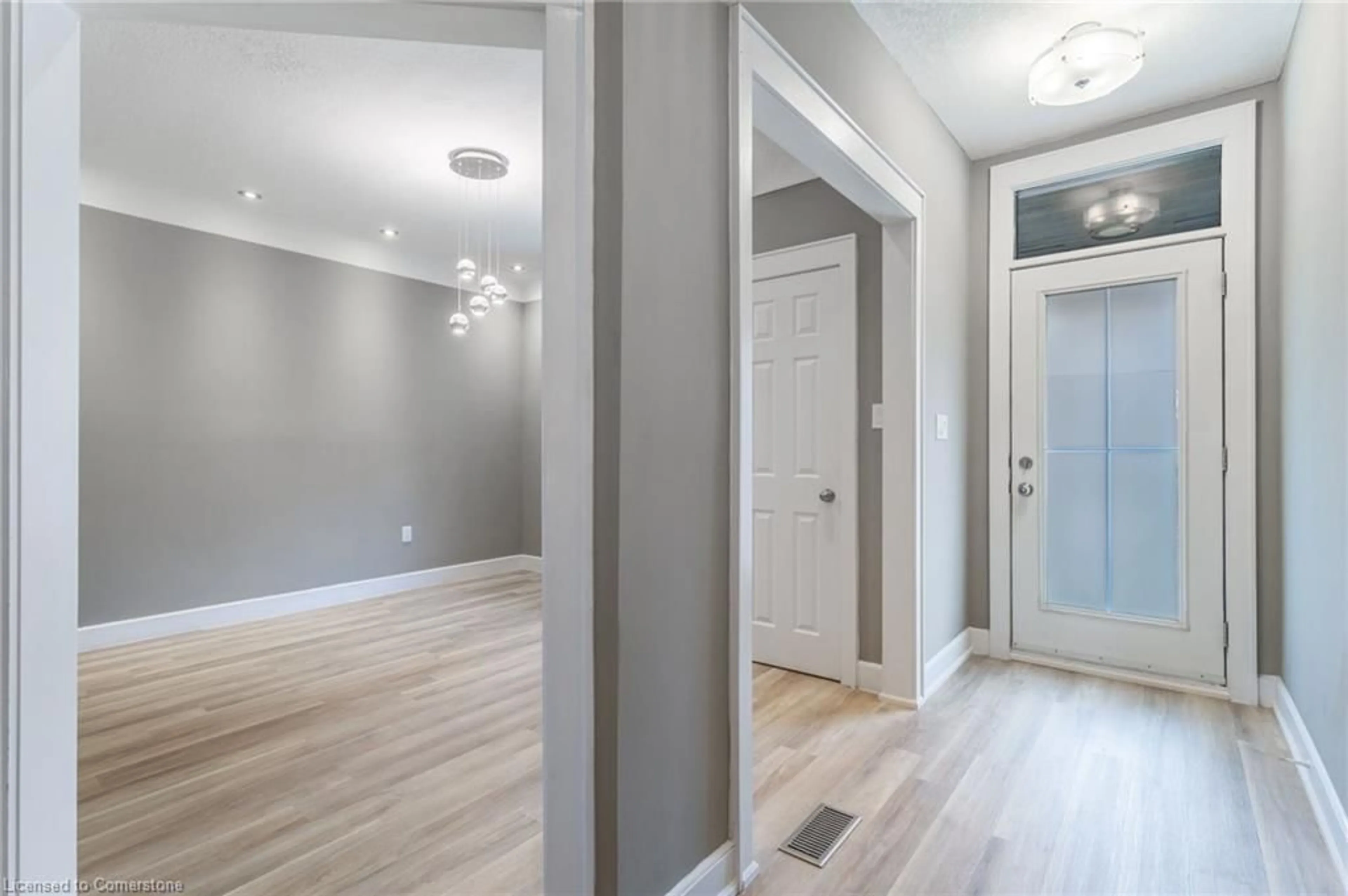 Indoor entryway for 86 Smith Ave, Hamilton Ontario L8L 5P1
