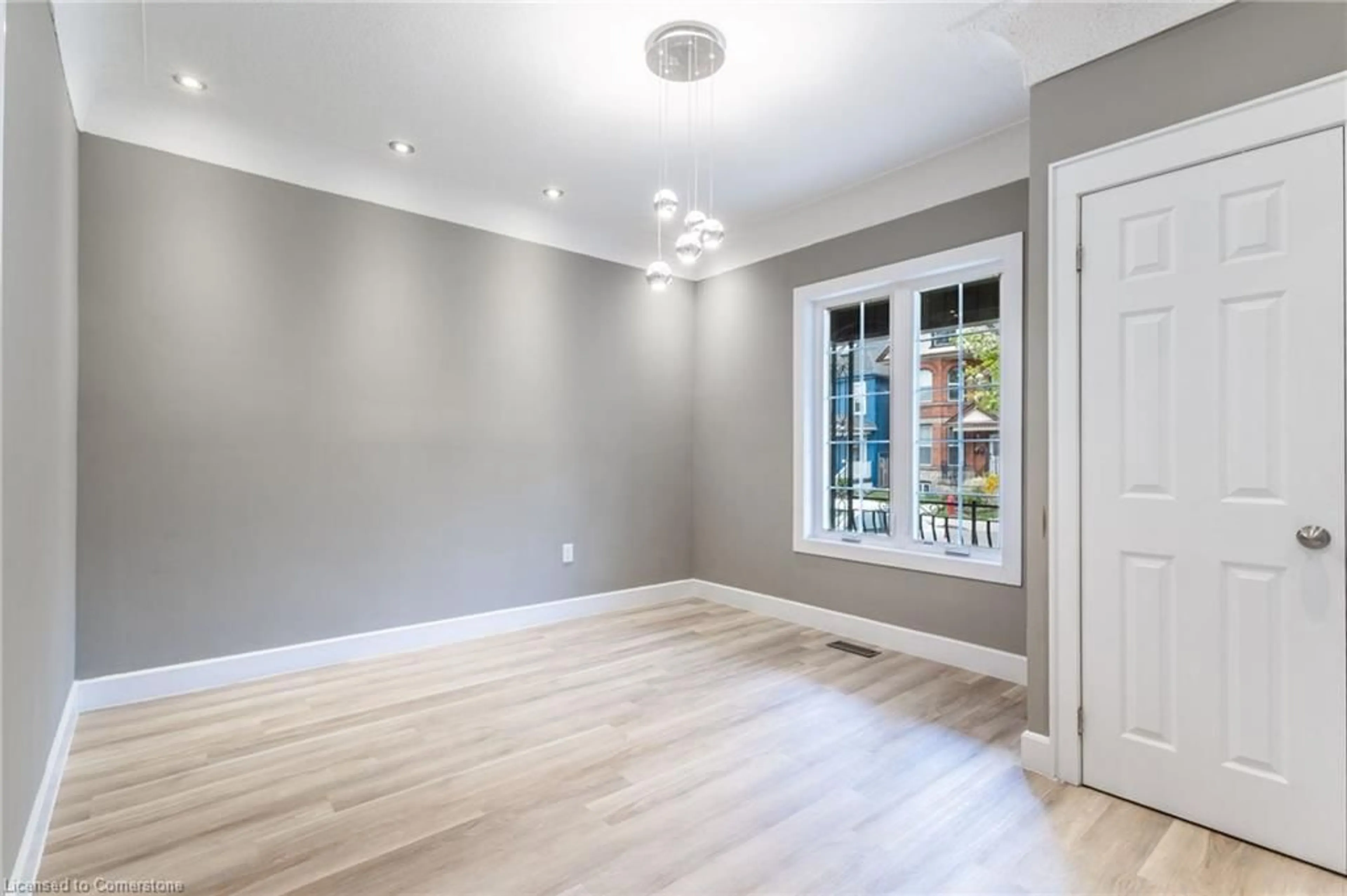 A pic of a room for 86 Smith Ave, Hamilton Ontario L8L 5P1